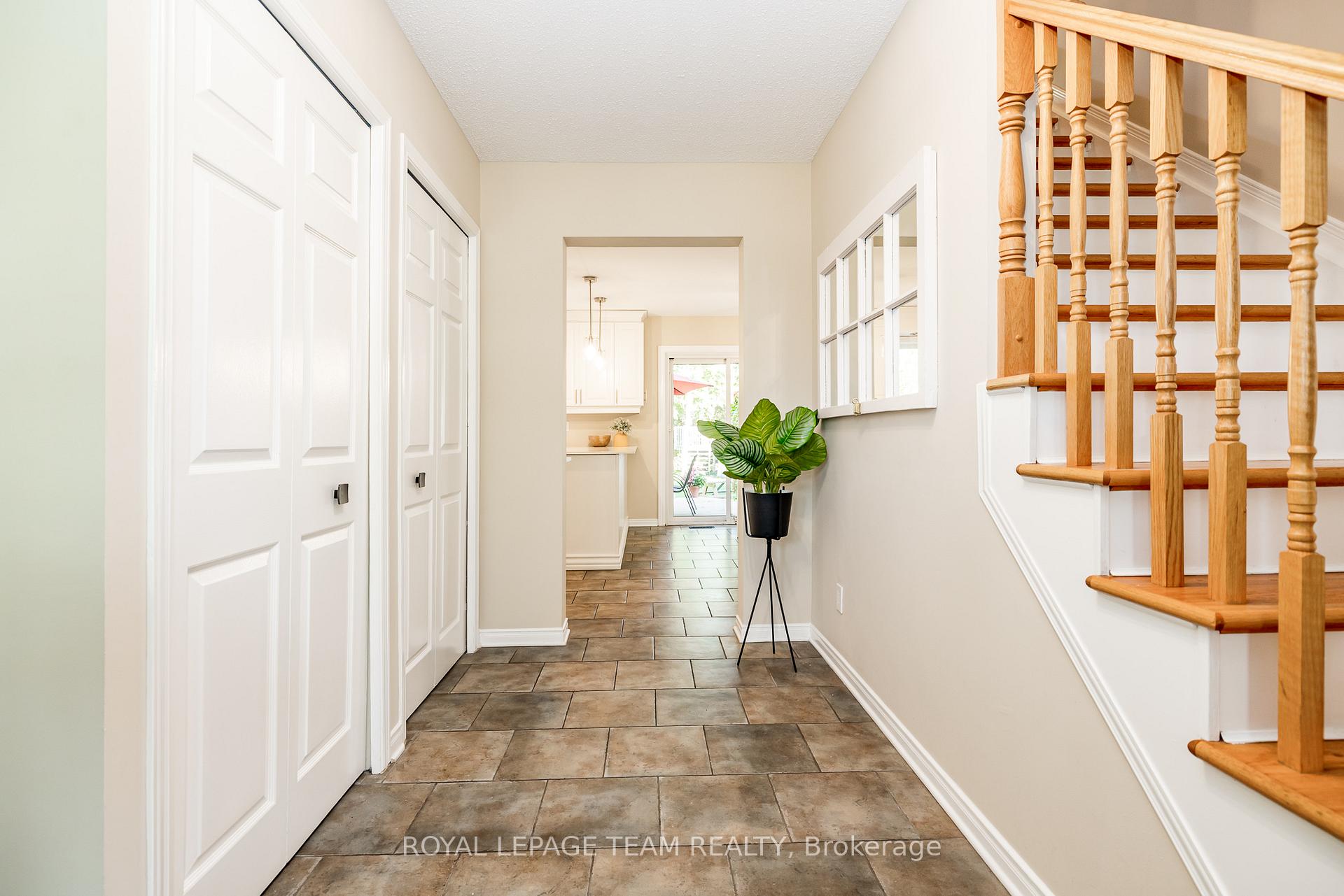 Photo 9 of 5239 Mclean Crescent, Ottawa, Manotick Long Island & Nicholls Island — HOMEH