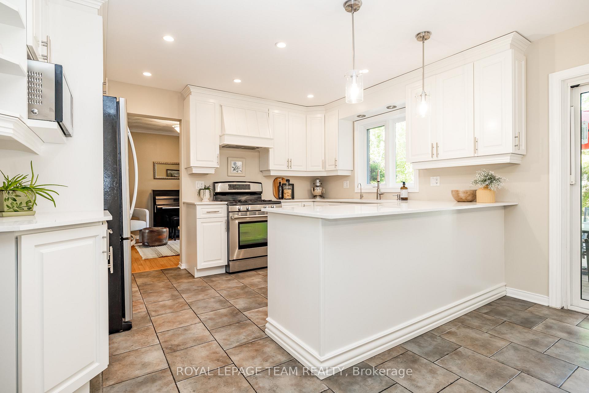 Photo 15 of 5239 Mclean Crescent, Ottawa, Manotick Long Island & Nicholls Island — HOMEH