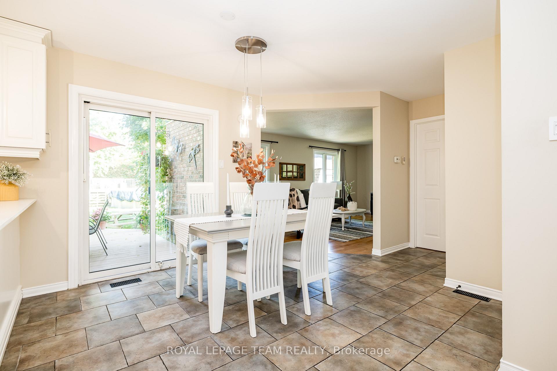 Photo 22 of 5239 Mclean Crescent, Ottawa, Manotick Long Island & Nicholls Island — HOMEH