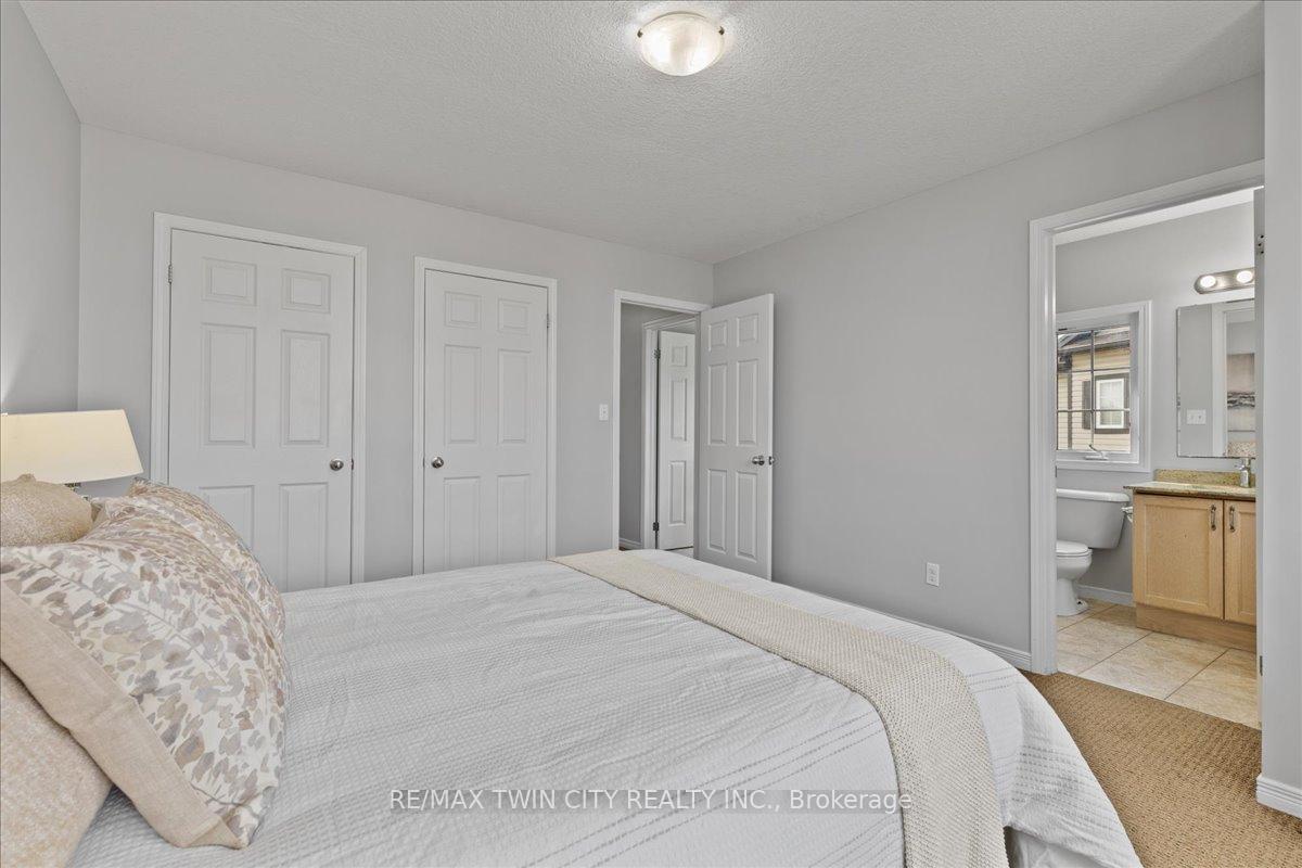 Photo 16 of 260 Countrystone Crescent, Kitchener — HOMEH