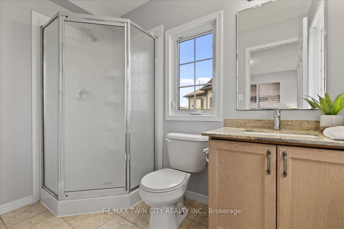Photo 17 of 260 Countrystone Crescent, Kitchener — HOMEH