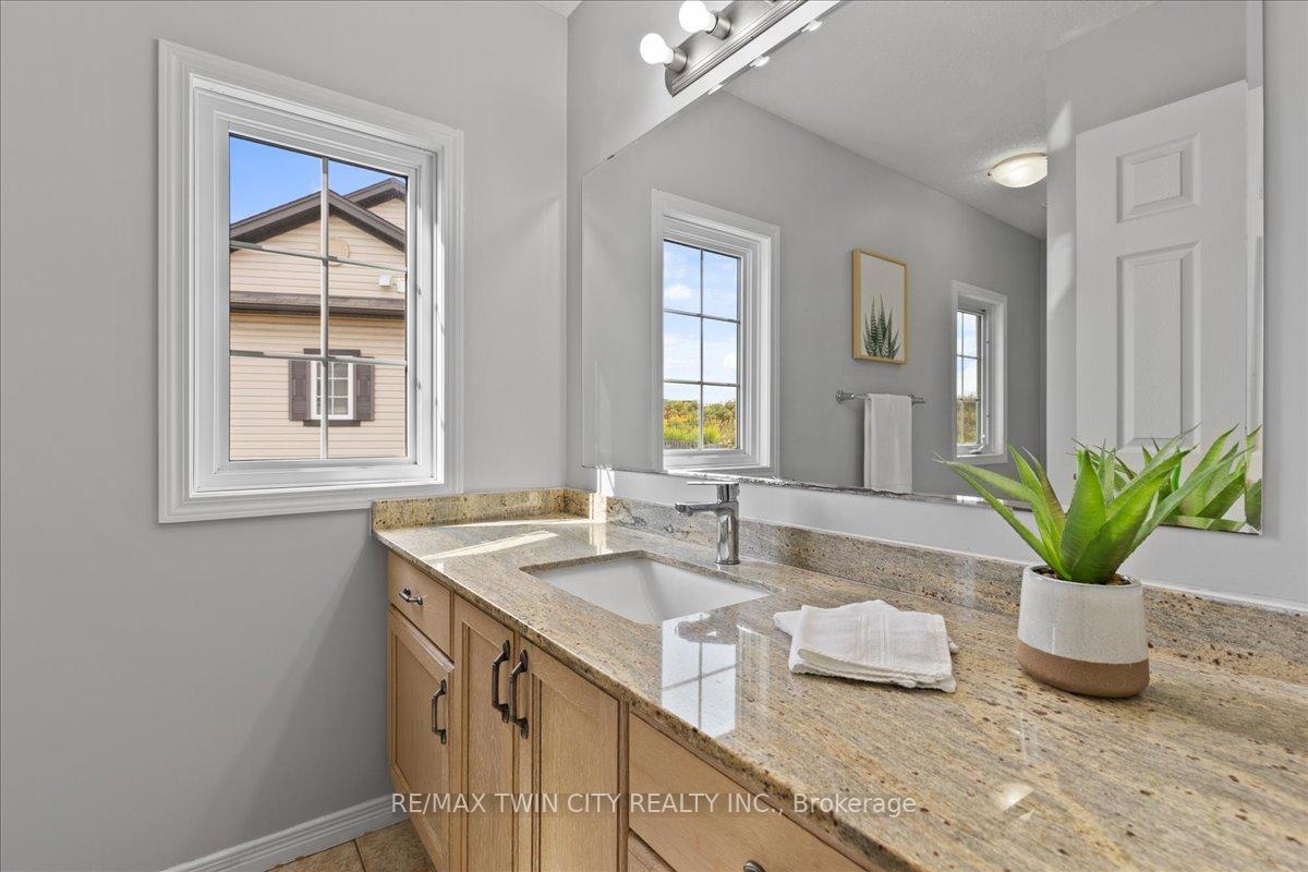 Photo 18 of 260 Countrystone Crescent, Kitchener — HOMEH