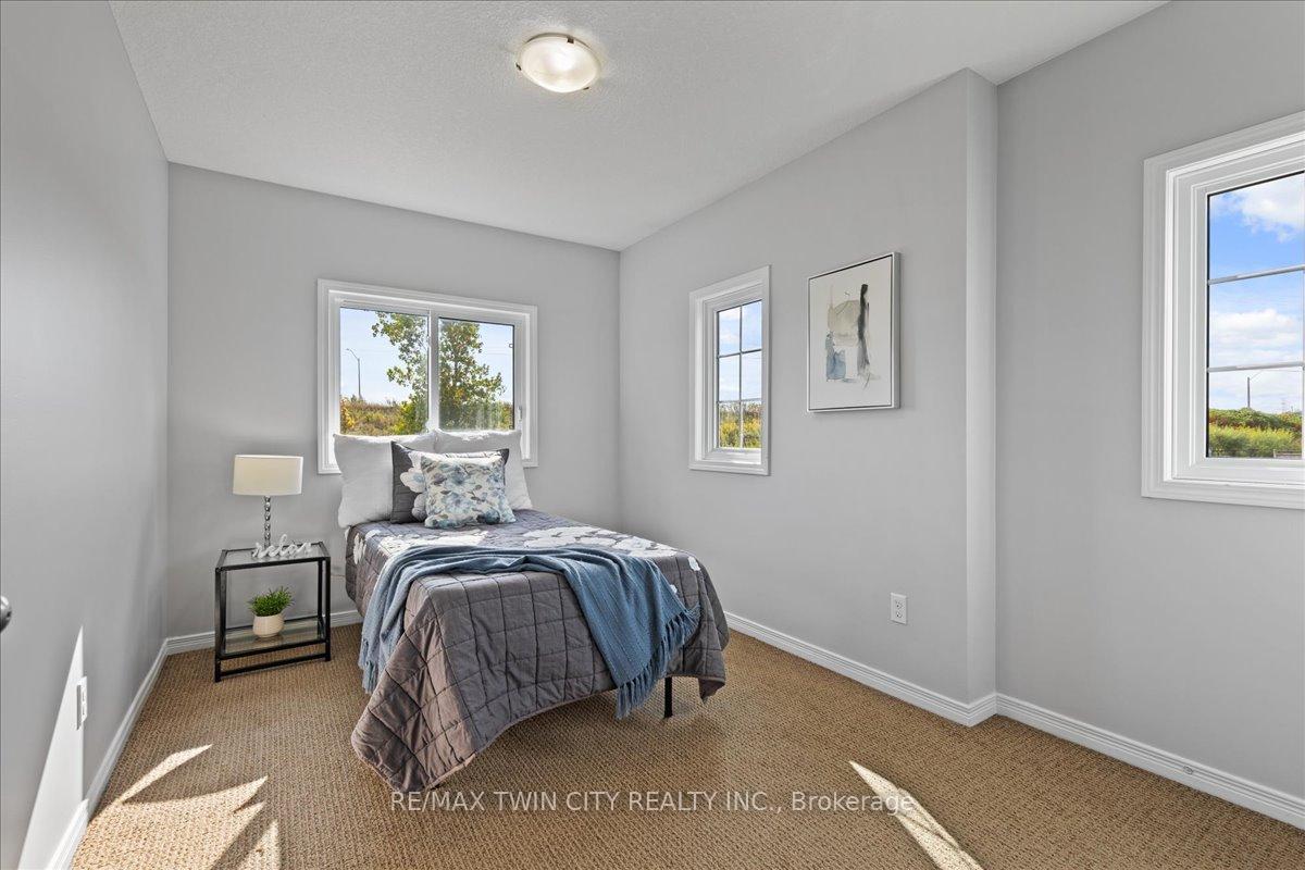 Photo 20 of 260 Countrystone Crescent, Kitchener — HOMEH