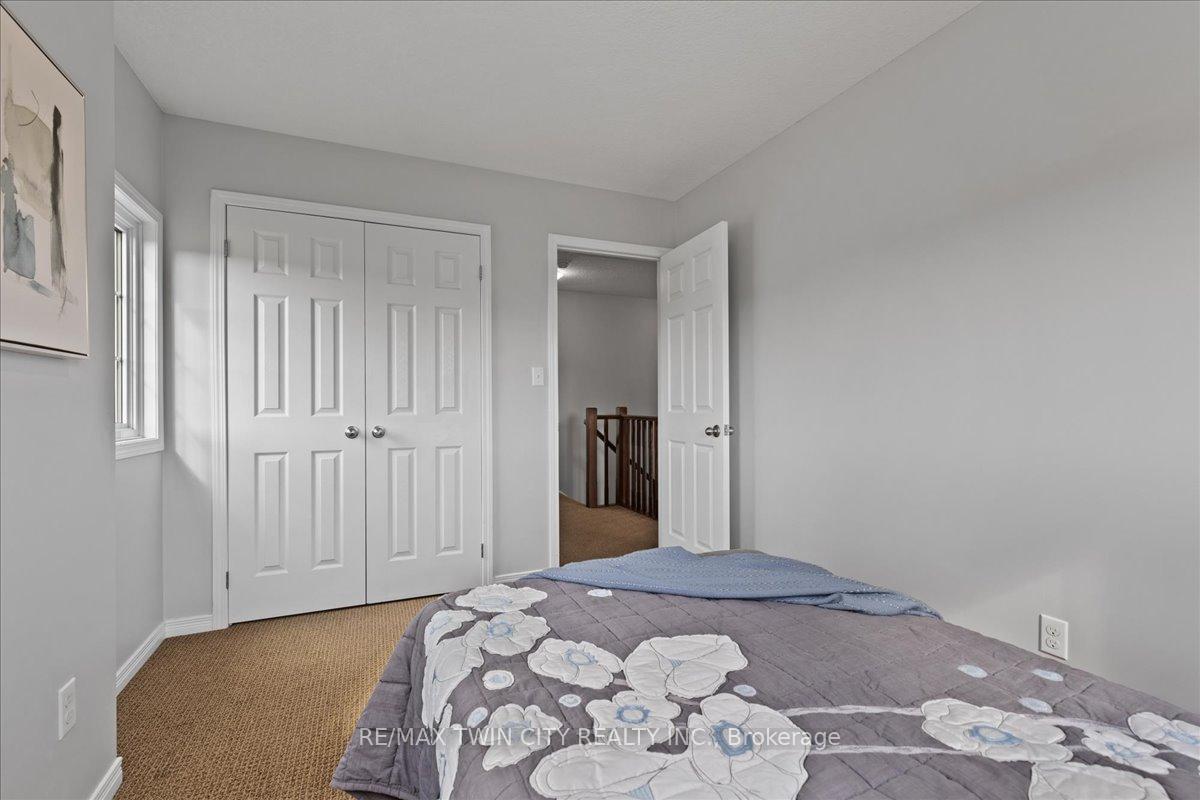Photo 21 of 260 Countrystone Crescent, Kitchener — HOMEH