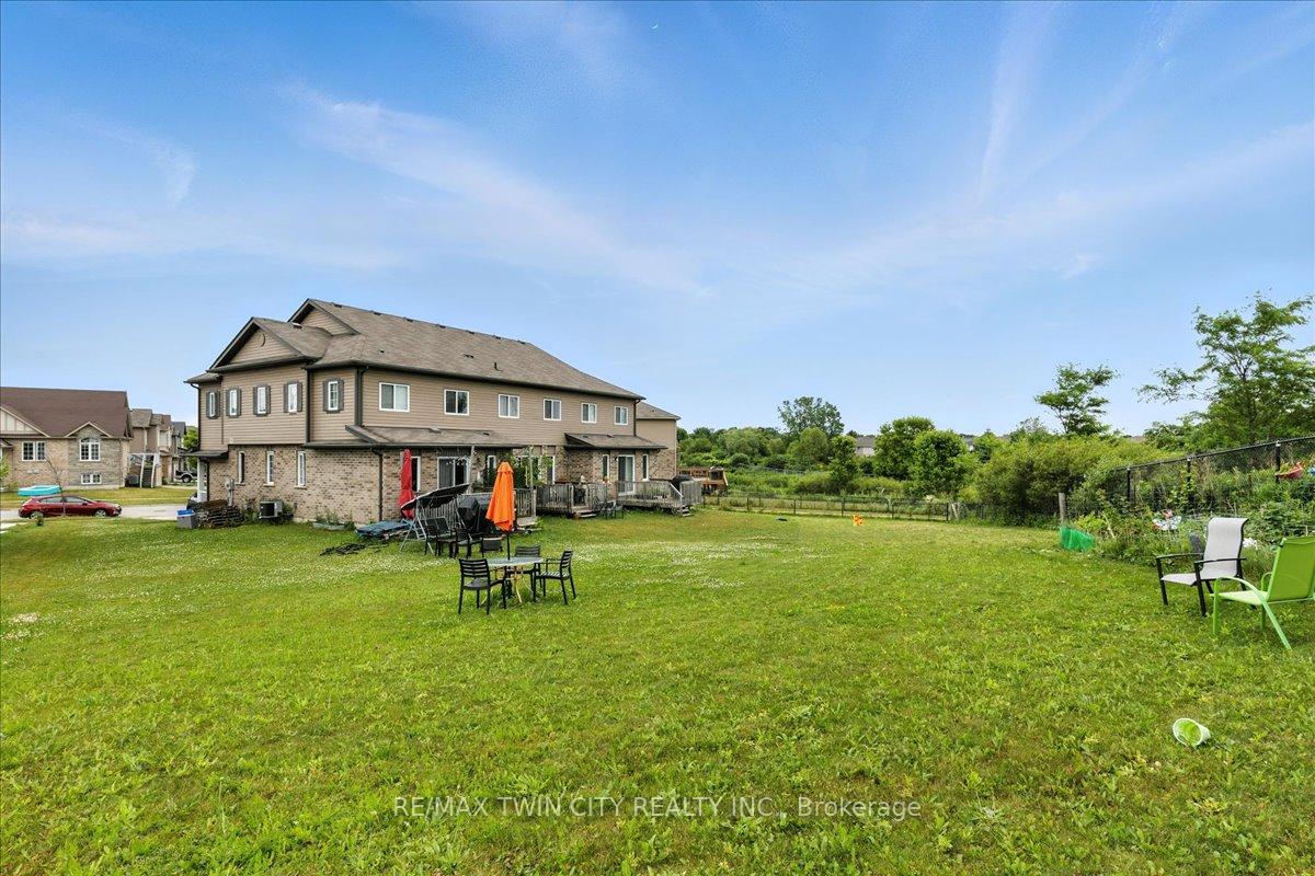 Photo 26 of 260 Countrystone Crescent, Kitchener — HOMEH