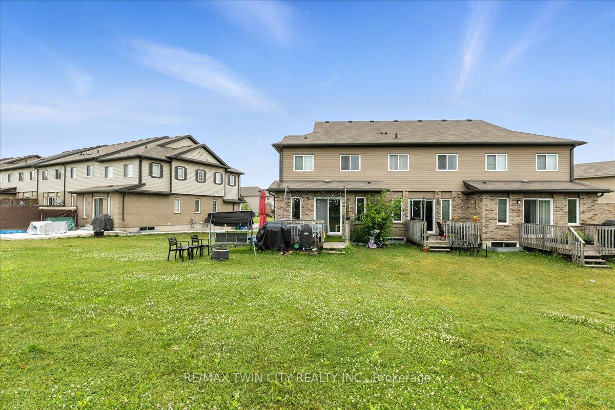 Photo 27 of 260 Countrystone Crescent, Kitchener — HOMEH