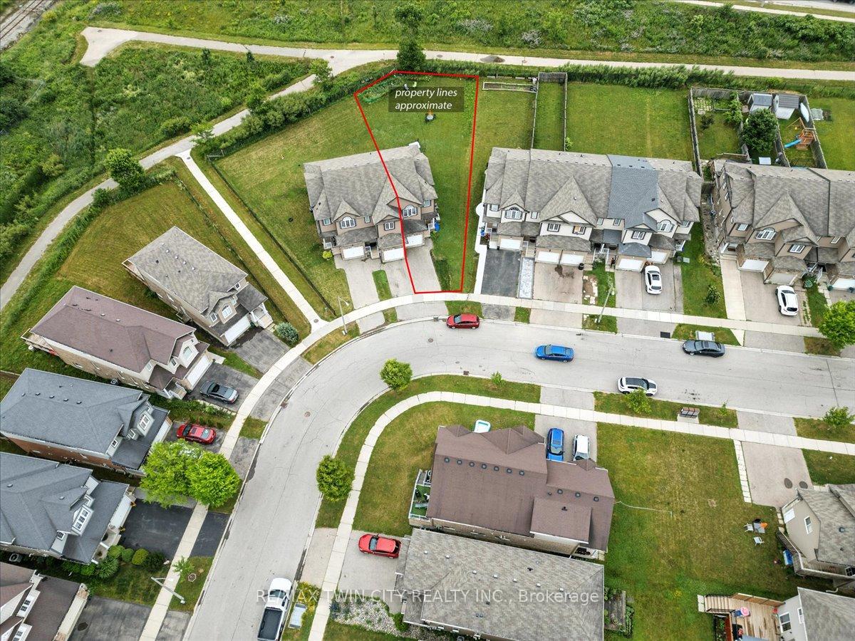 Photo 29 of 260 Countrystone Crescent, Kitchener — HOMEH