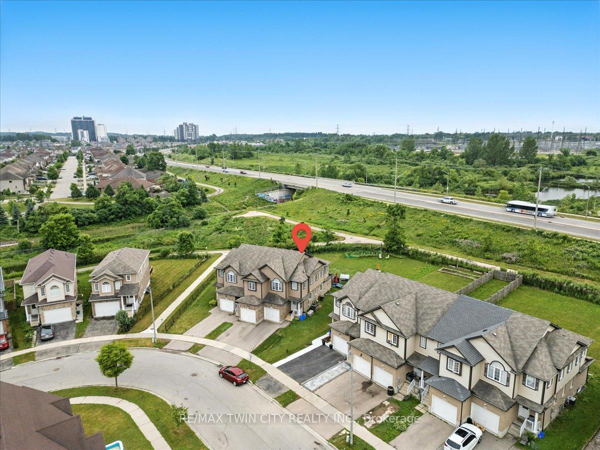 Photo 30 of 260 Countrystone Crescent, Kitchener — HOMEH