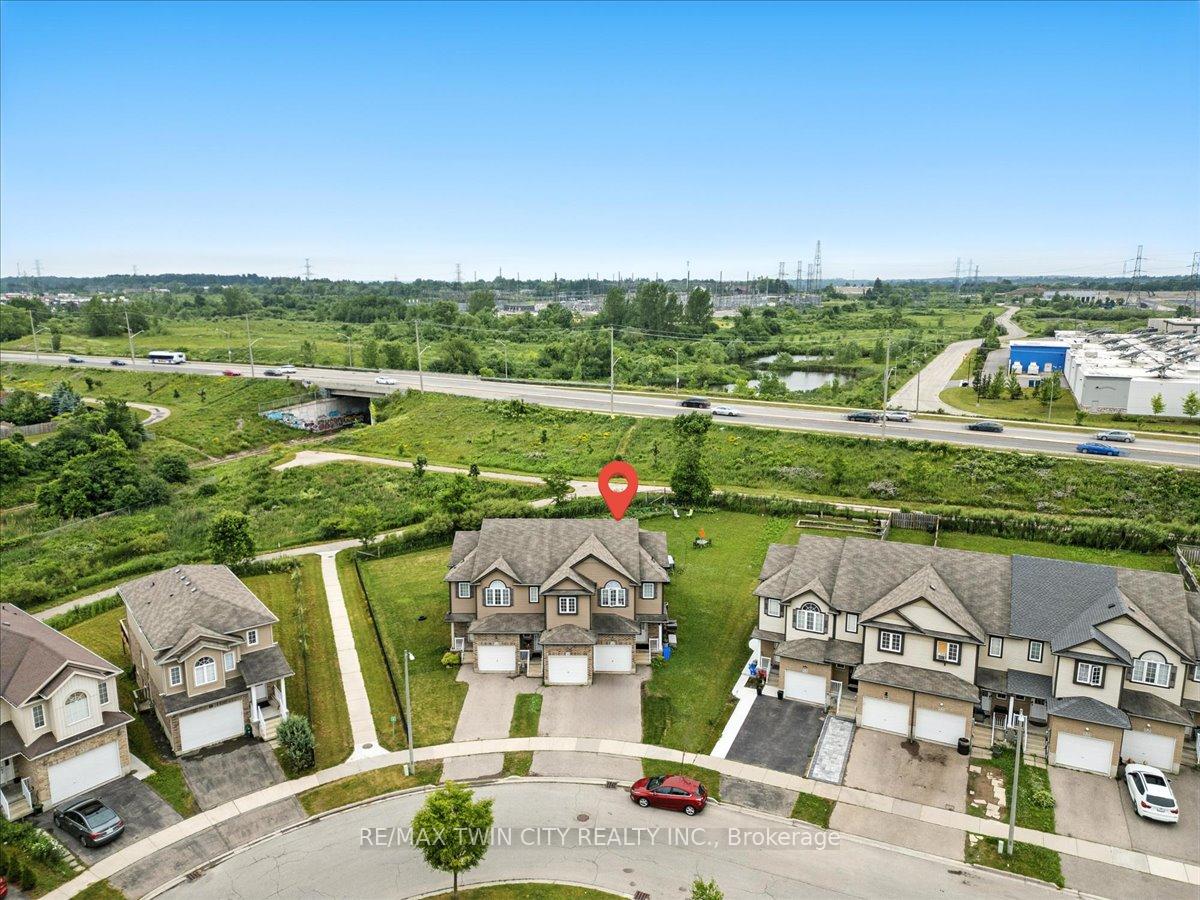 Photo 31 of 260 Countrystone Crescent, Kitchener — HOMEH