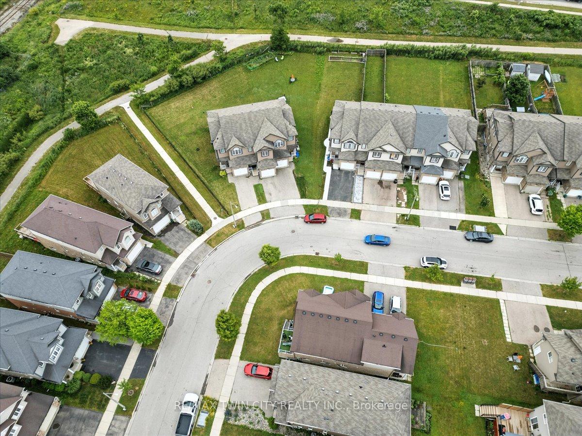Photo 33 of 260 Countrystone Crescent, Kitchener — HOMEH