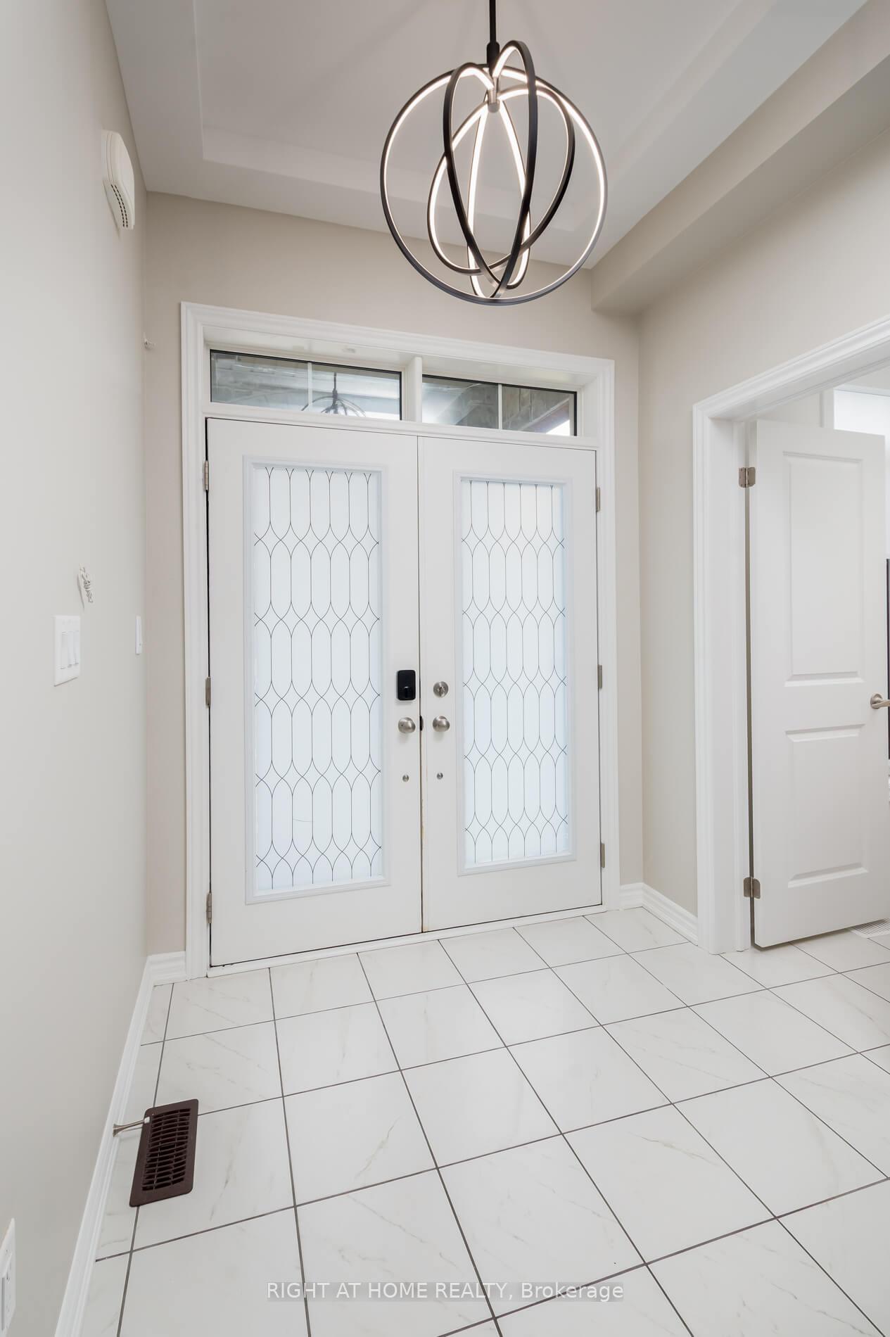 Photo 4 of 2191 Grainger Loop, Innisfil, Alcona — HOMEH