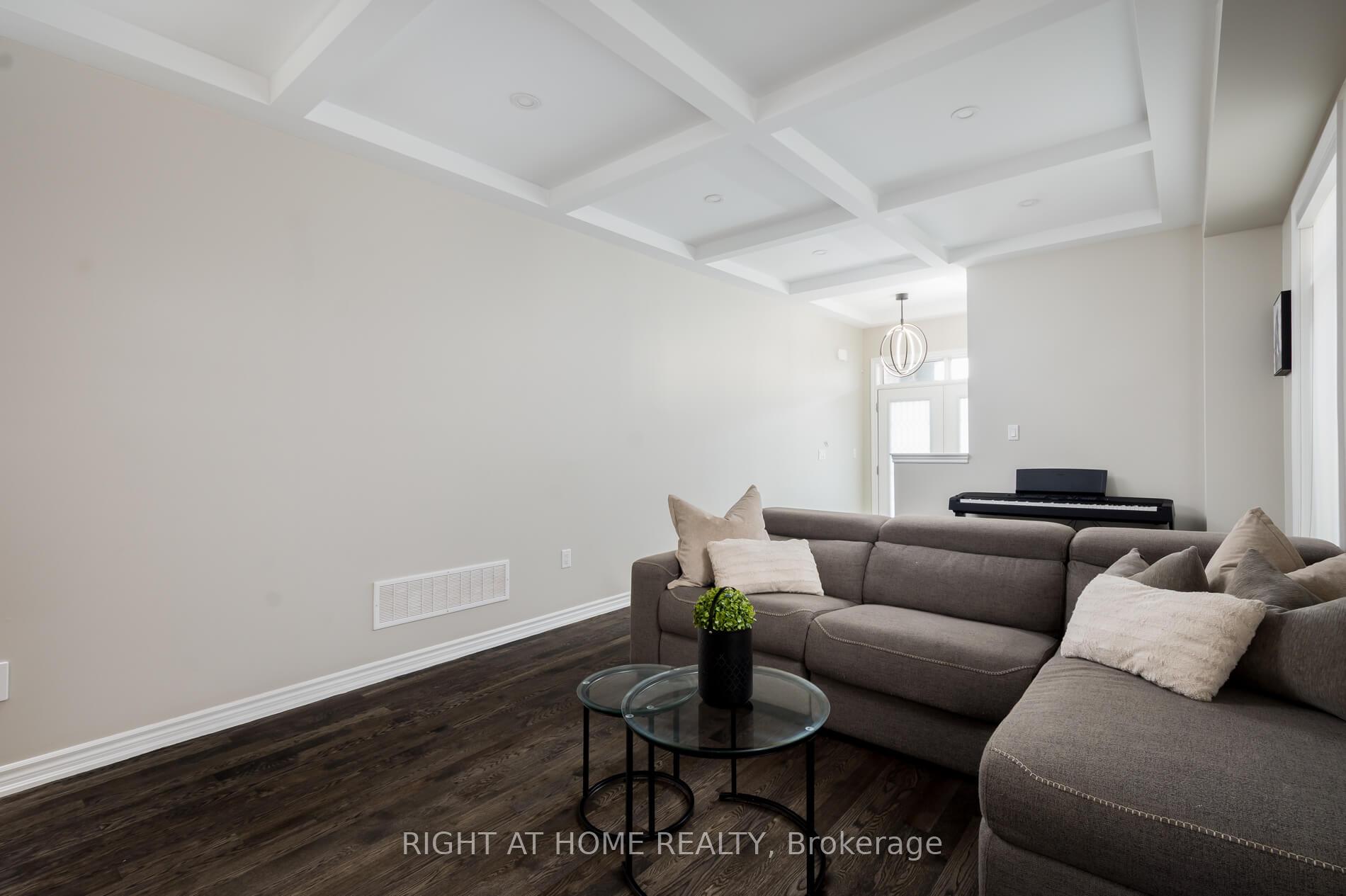 Photo 7 of 2191 Grainger Loop, Innisfil, Alcona — HOMEH