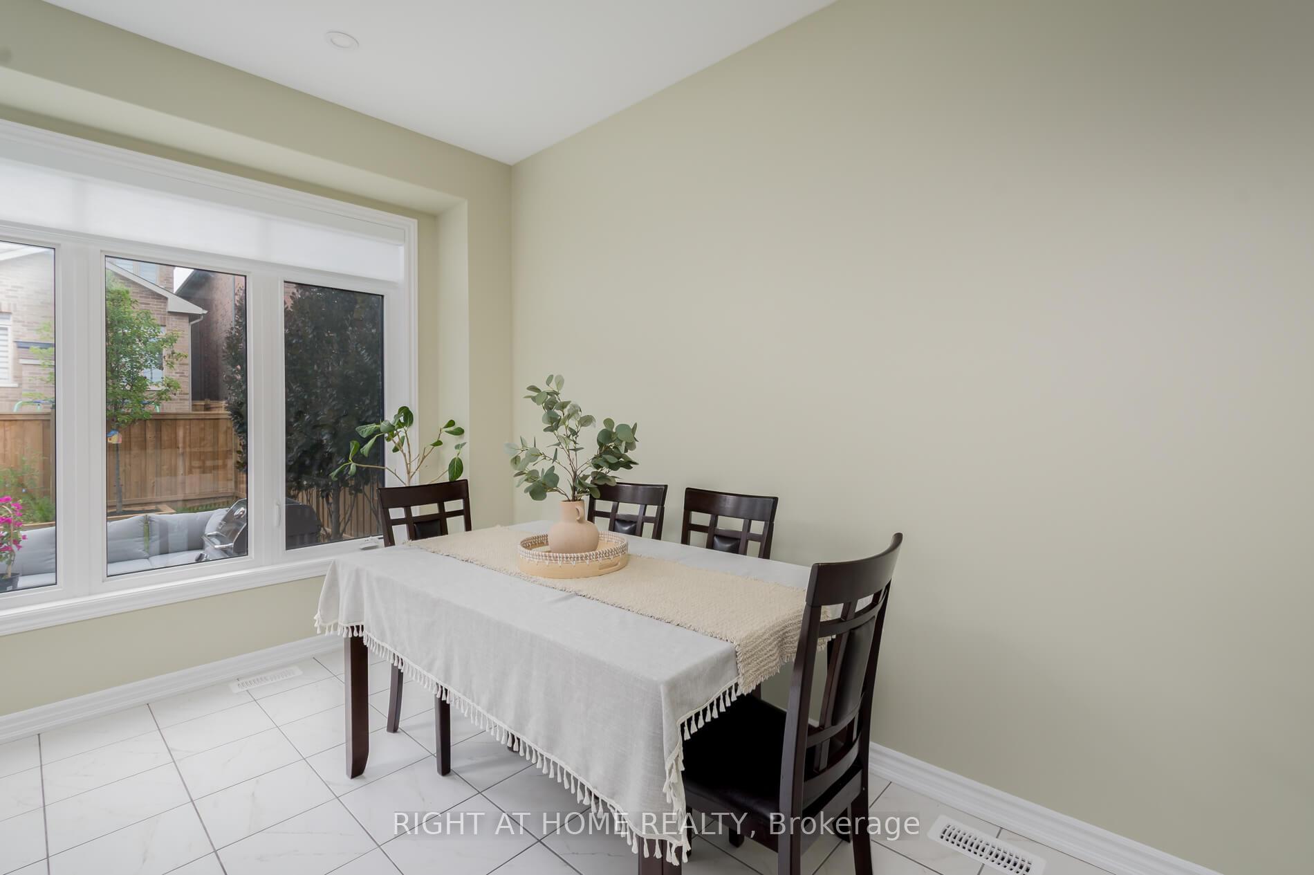 Photo 11 of 2191 Grainger Loop, Innisfil, Alcona — HOMEH