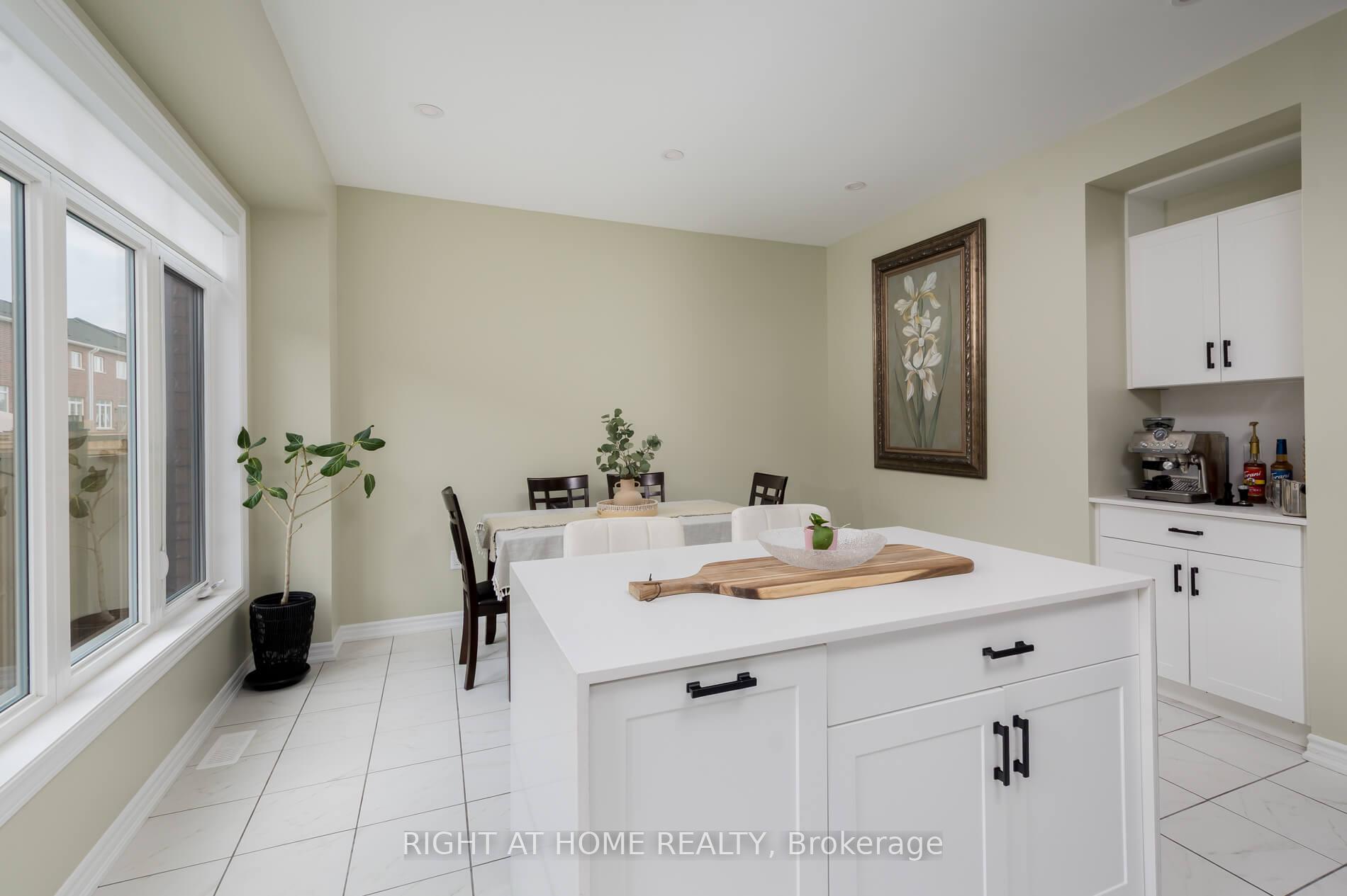Photo 14 of 2191 Grainger Loop, Innisfil, Alcona — HOMEH