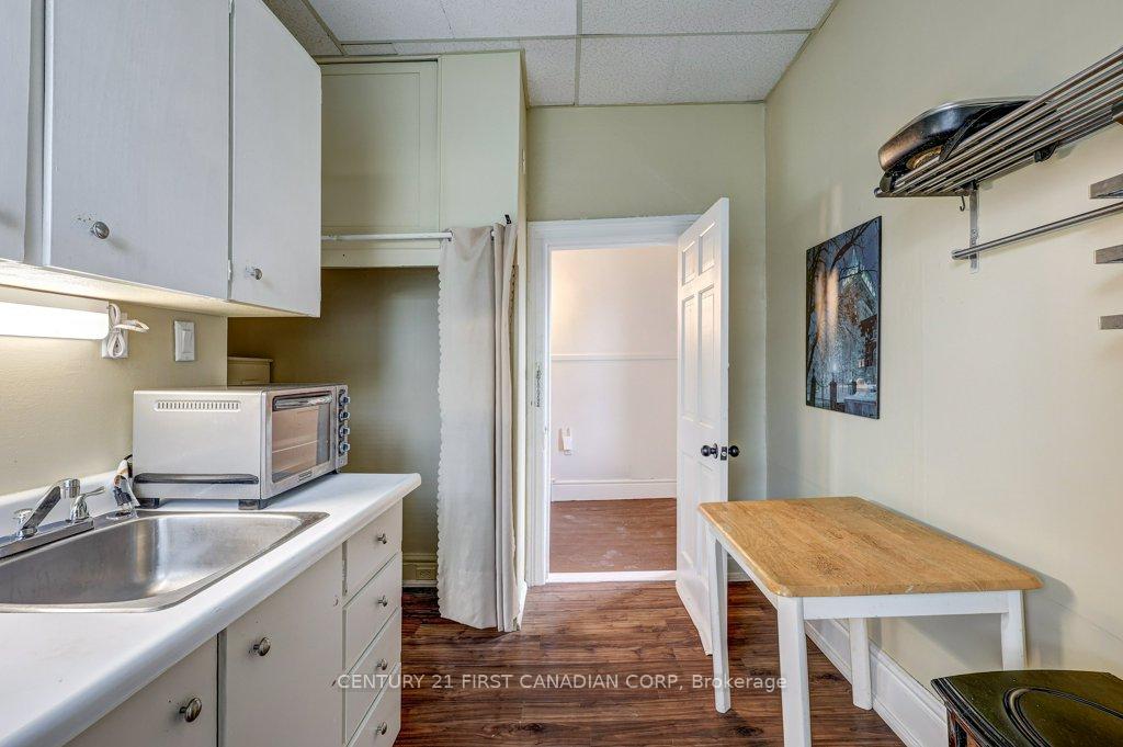 Photo 3 of Unit 2, 193 Waterloo Street, London, East K — HOMEH