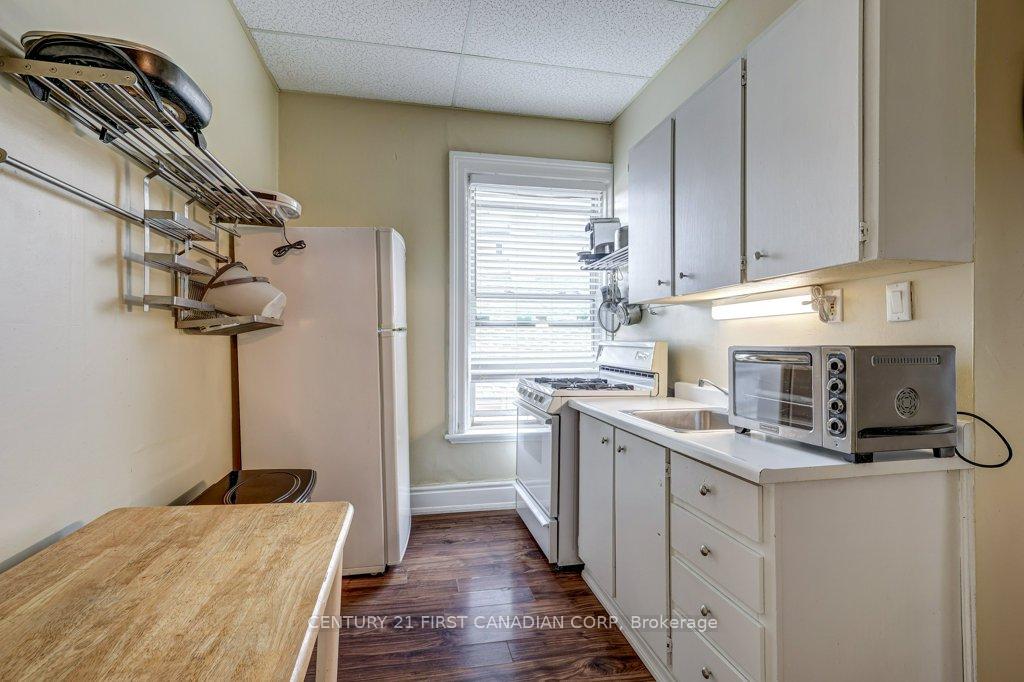 Photo 4 of Unit 2, 193 Waterloo Street, London, East K — HOMEH