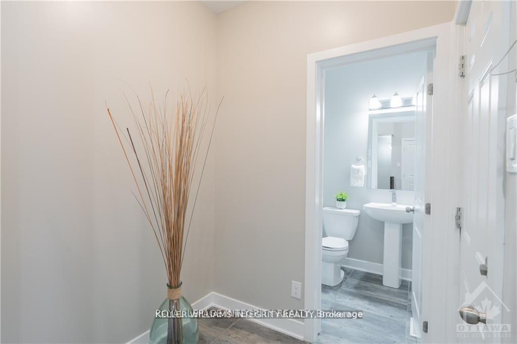 Photo 4 of 551 Triangle Street, Ottawa, Kanata - Emerald Meadows/Trailwest — HOMEH