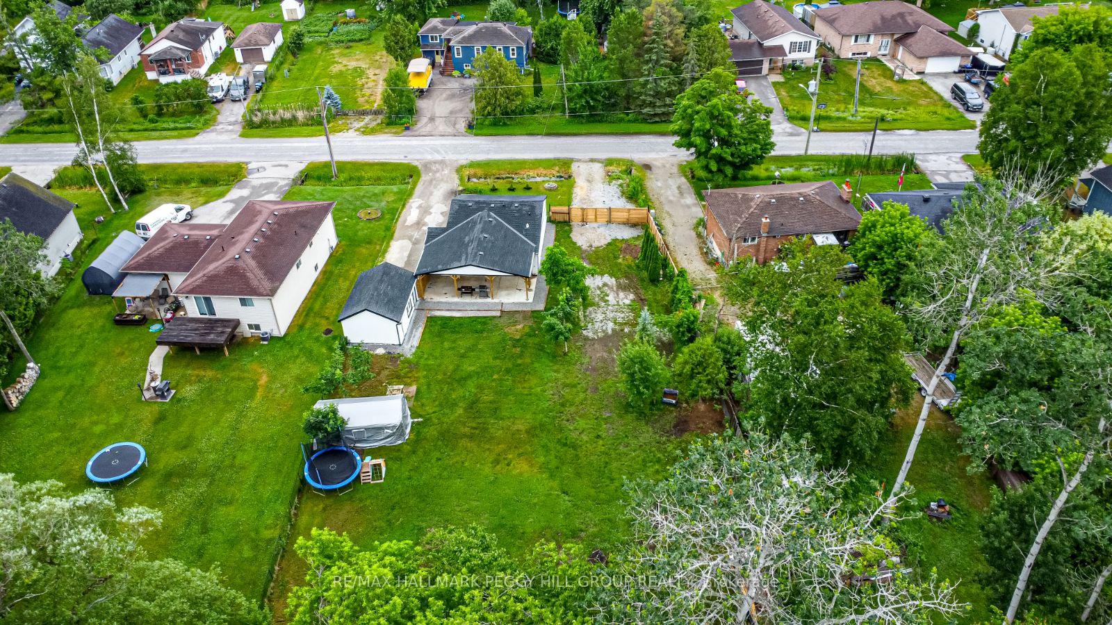 Photo 16 of 1011 Gilmore Avenue, Innisfil, Lefroy — HOMEH