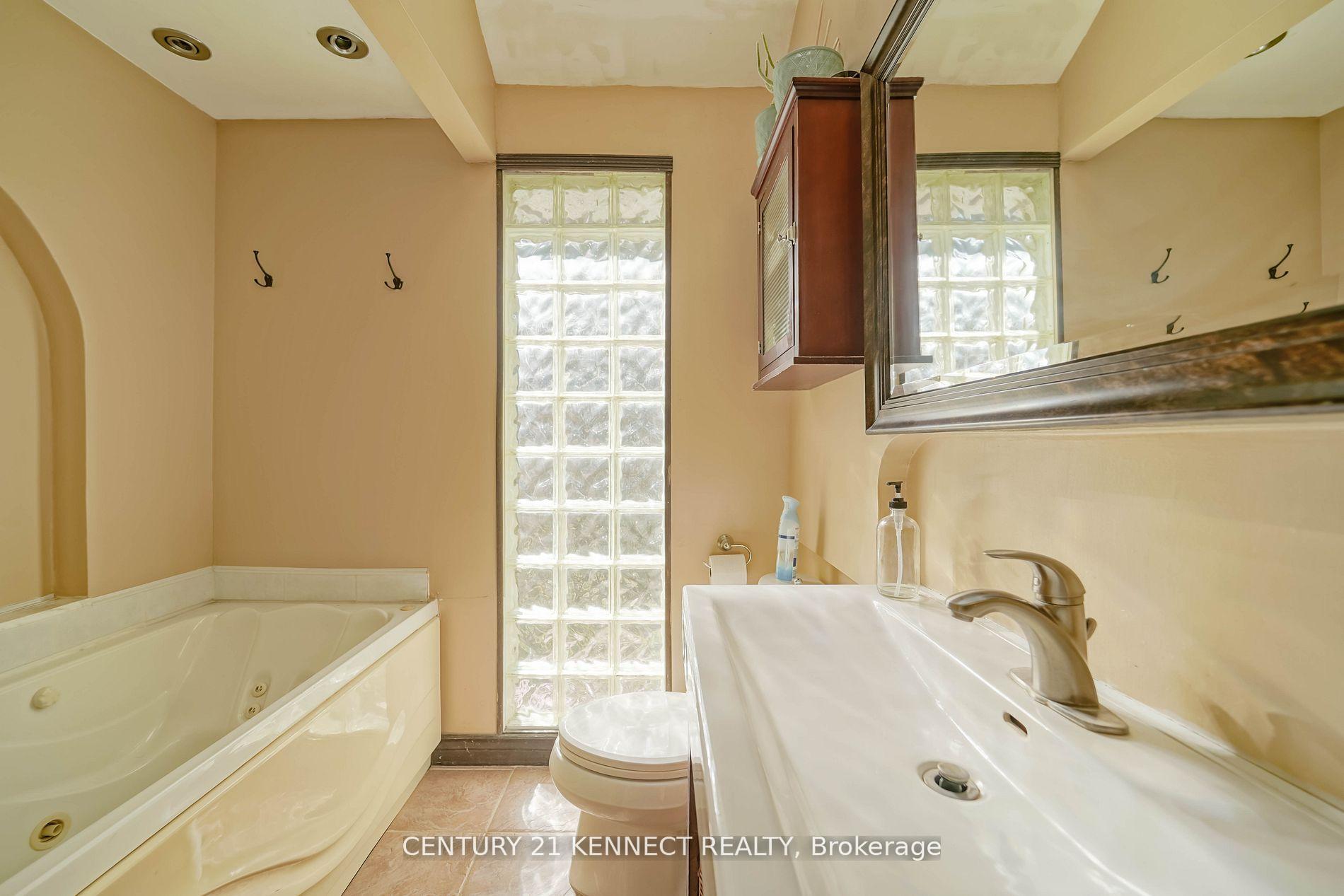 Photo 38 of 10813 Victoria Square Boulevard, Markham, Victoria Square — HOMEH