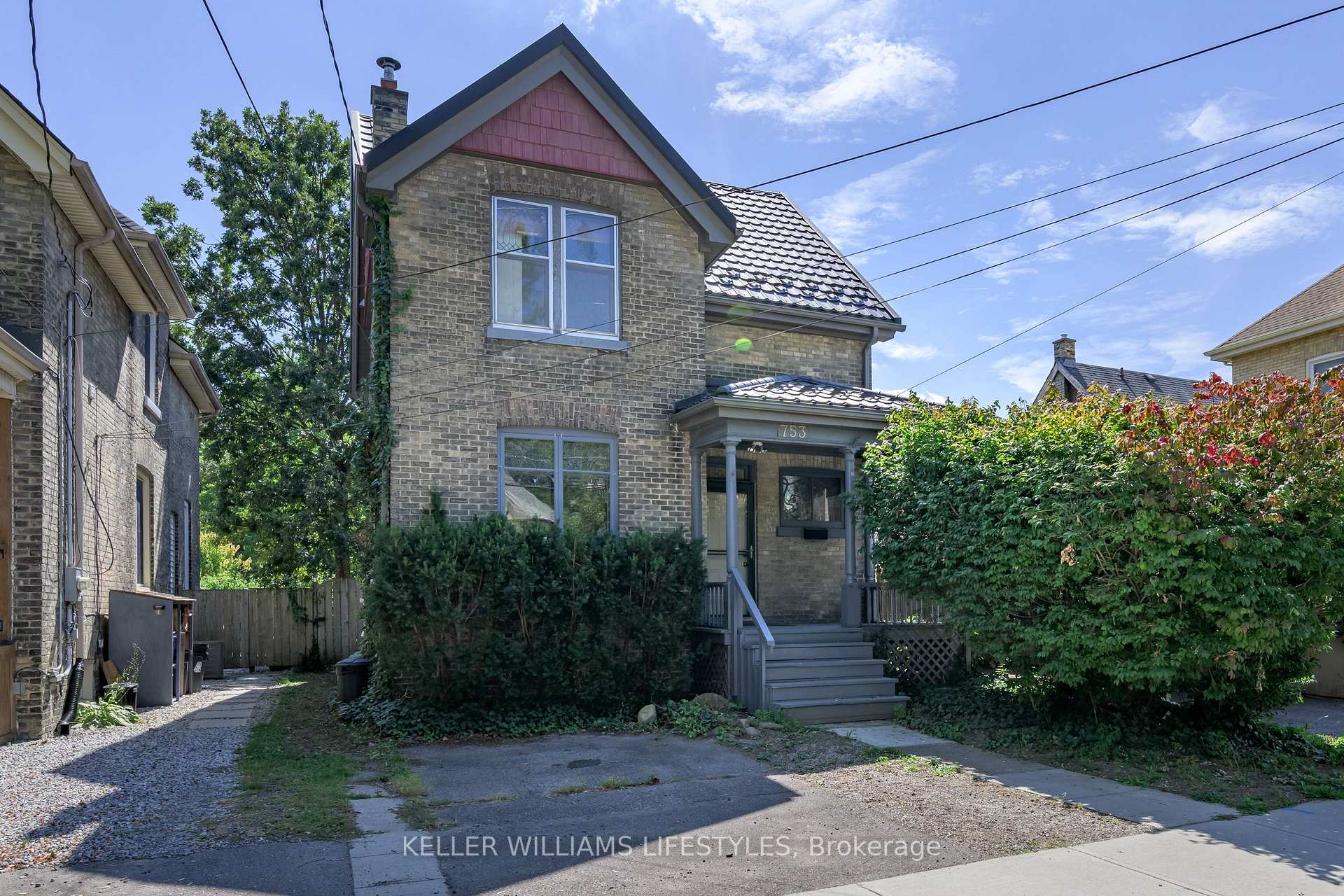 Front of 753 Lorne Avenue