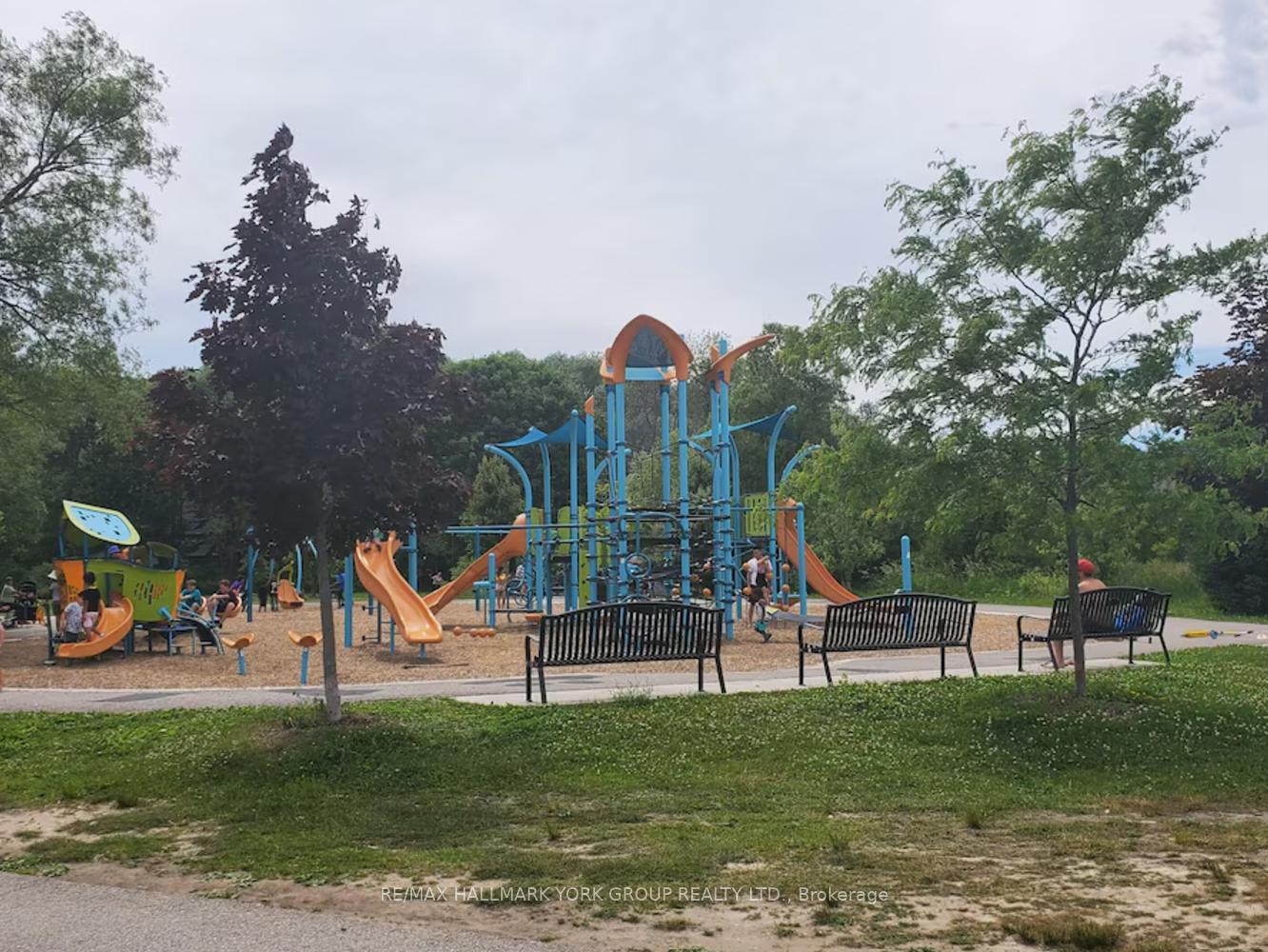 Photo 37 of 1884 Simcoe Boulevard, Innisfil, Alcona — HOMEH