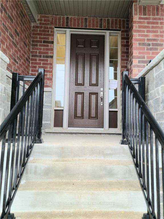 Photo 2 of 32 Reistwood Drive, Kitchener, Huron Park — HOMEH