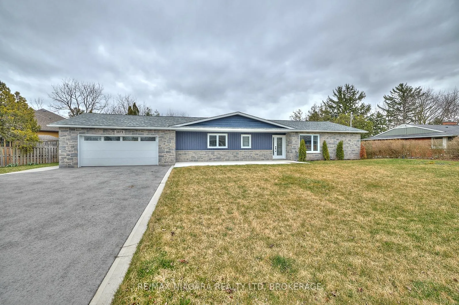 Front of 3873 Glenview Drive