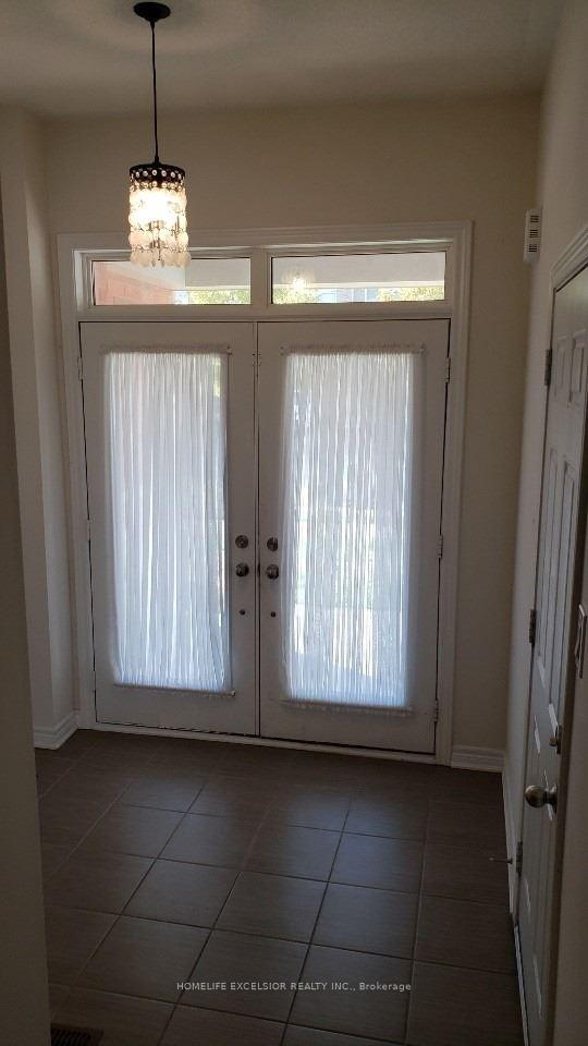 Photo 3 of 12 Black Locust Drive, Markham, Greensborough — HOMEH