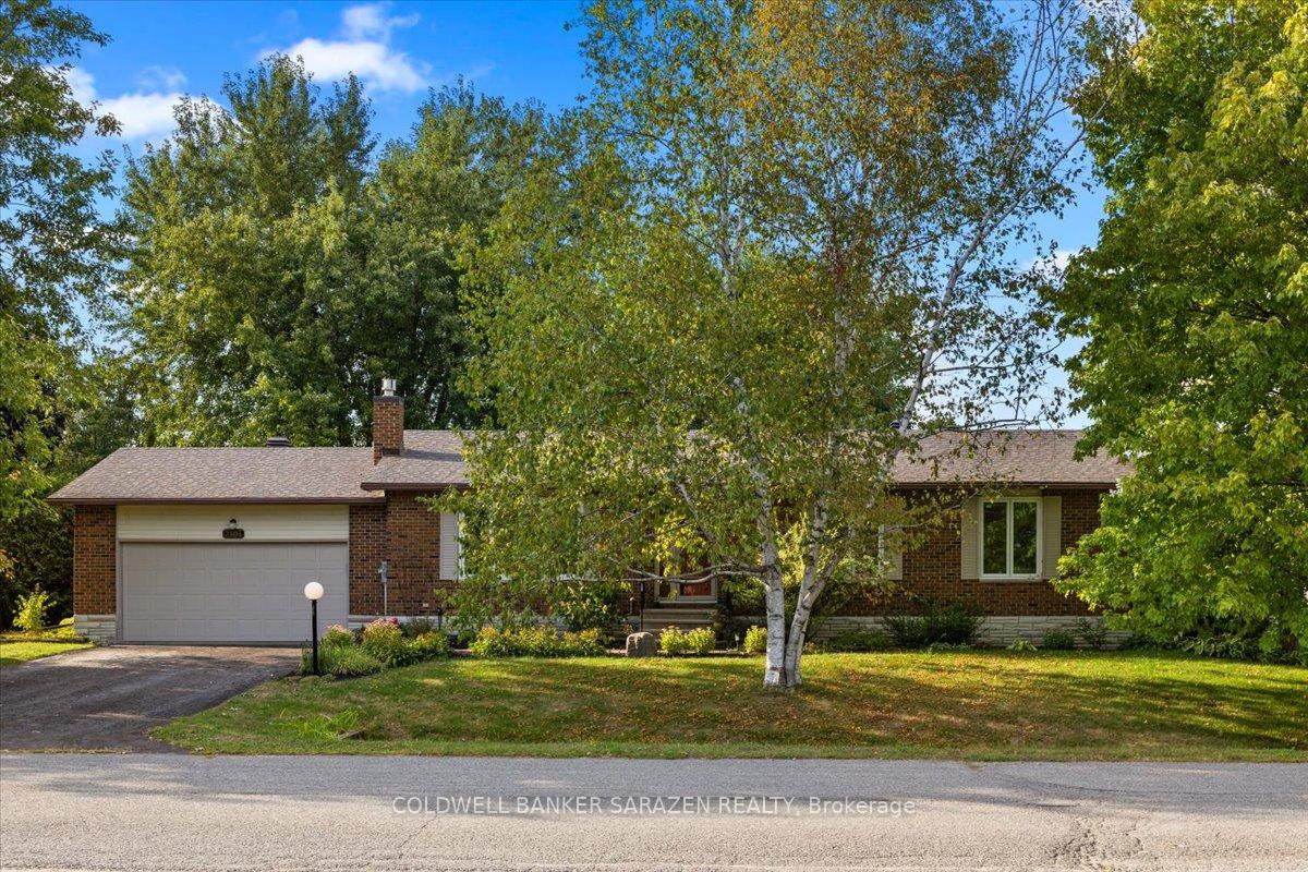 Photo 2 of 2303 Edward Kidd Crescent, Ottawa, North Gower — HOMEH
