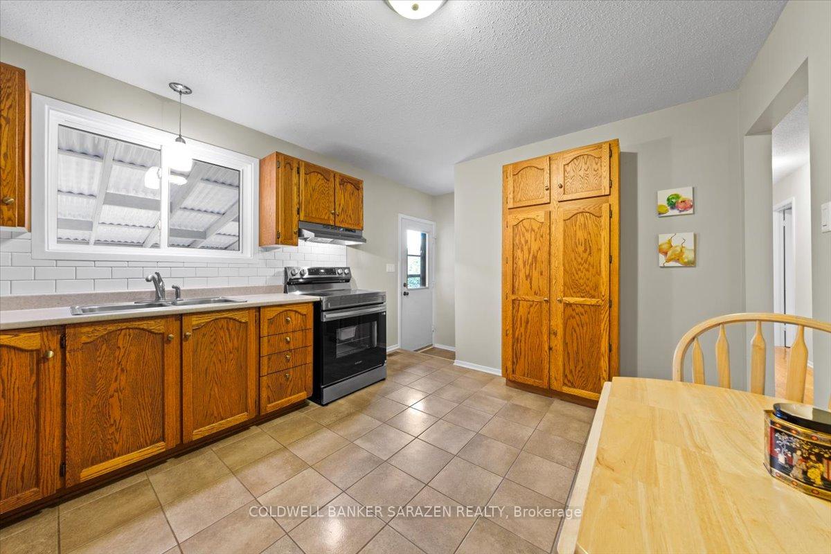 Photo 12 of 2303 Edward Kidd Crescent, Ottawa, North Gower — HOMEH