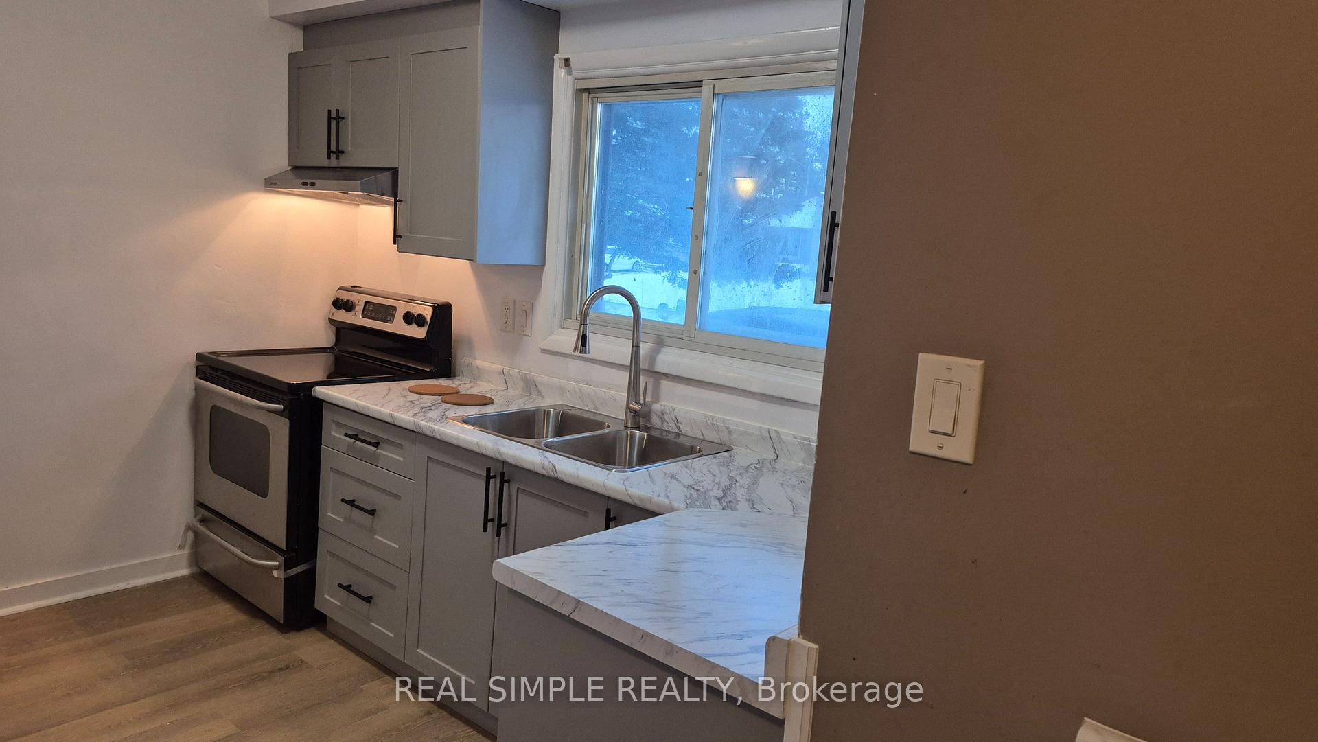 Photo 4 of 120 Irving Place, London, East D — HOMEH