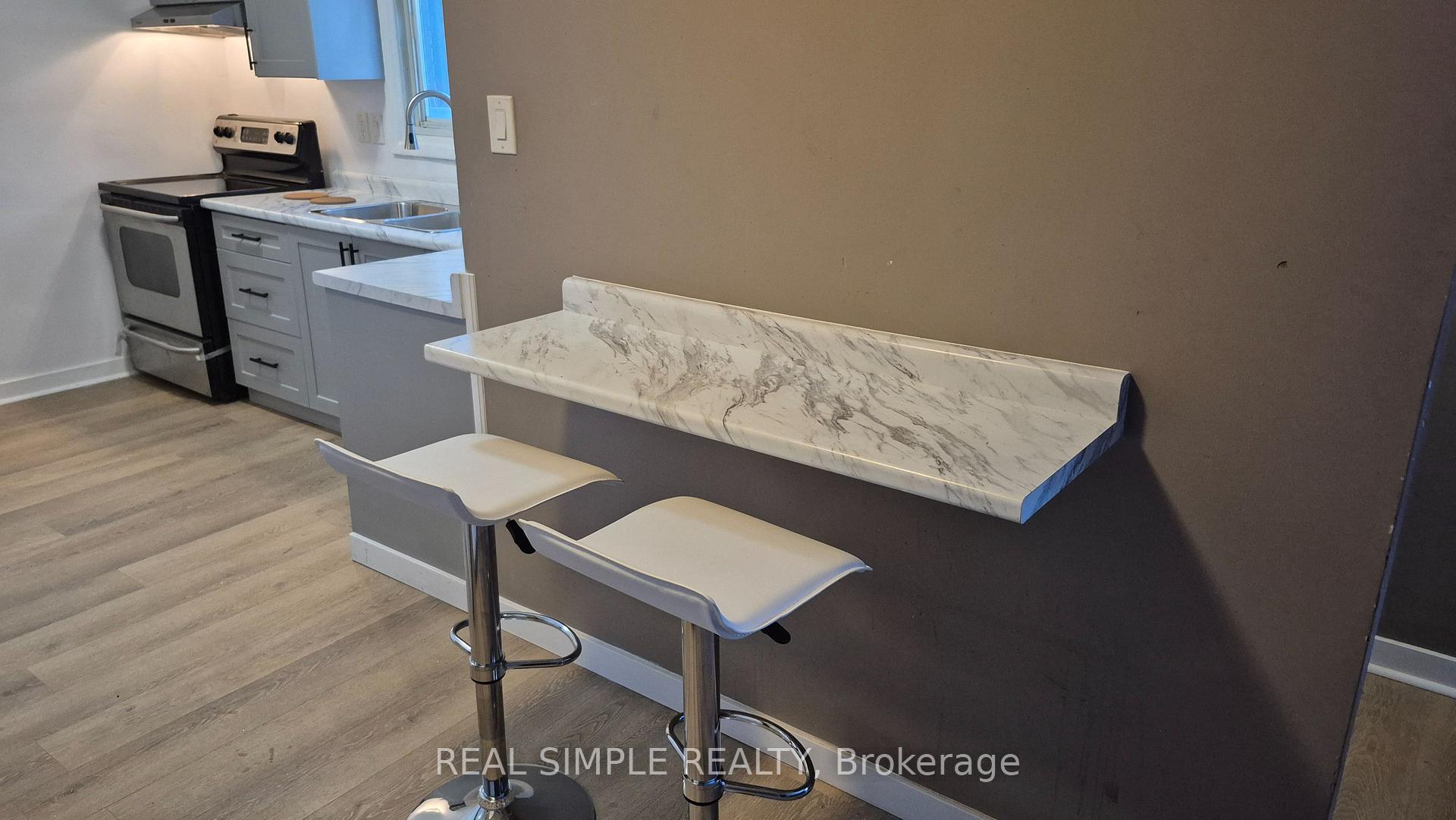 Photo 5 of 120 Irving Place, London, East D — HOMEH
