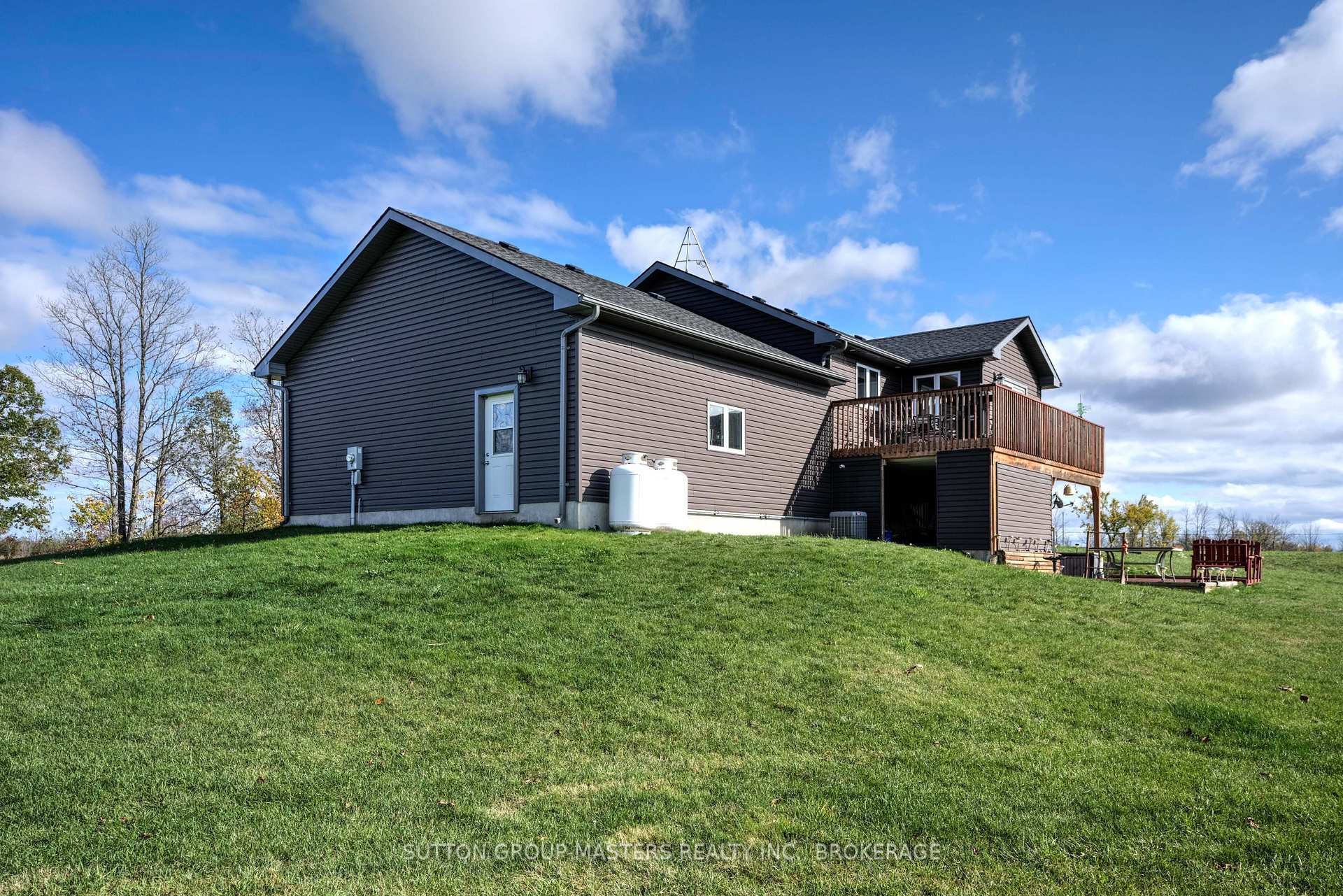 Photo 2 of 4759 Florida Road, Loyalist, Lennox and Addington - South — HOMEH