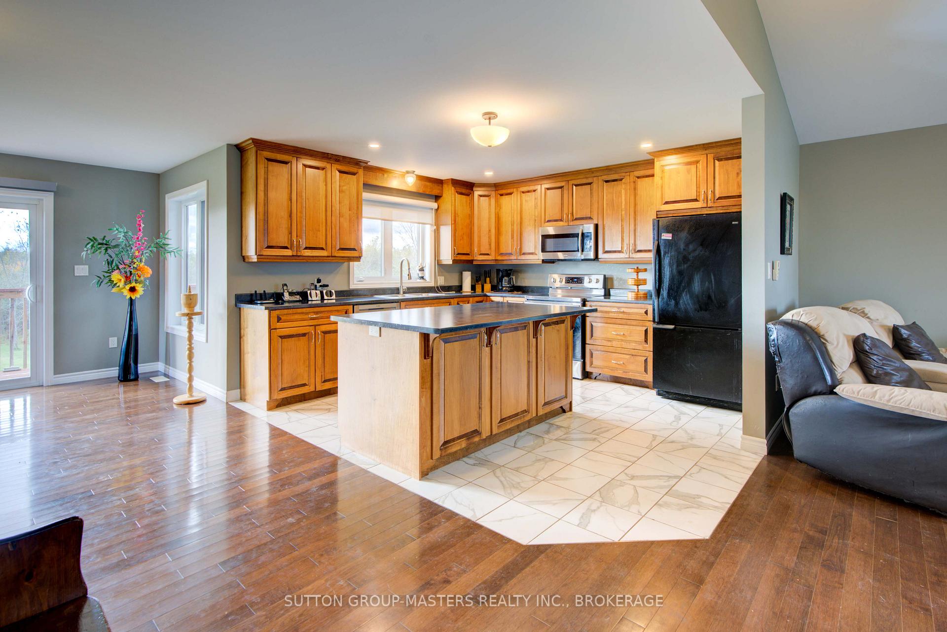 Photo 9 of 4759 Florida Road, Loyalist, Lennox and Addington - South — HOMEH
