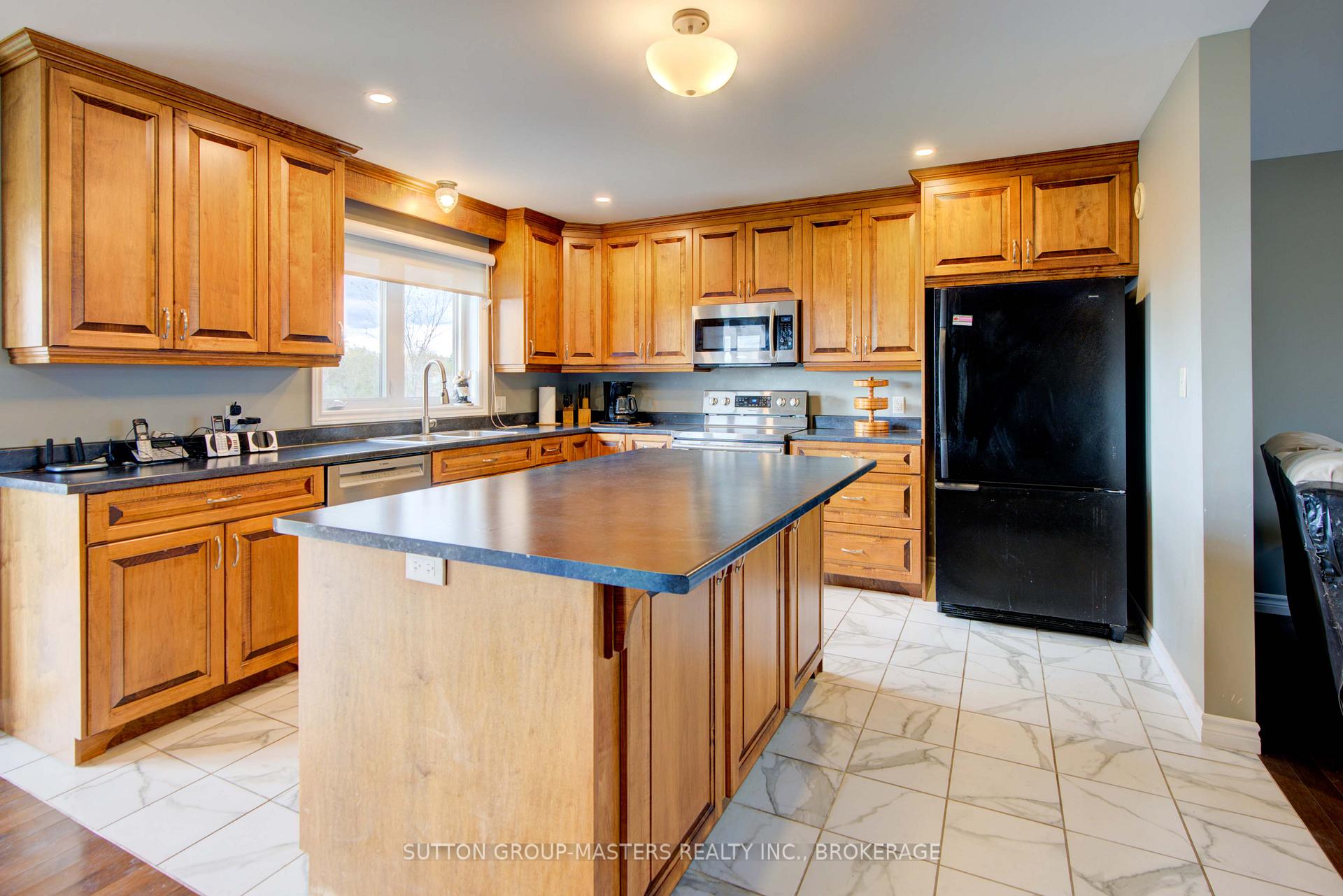 Photo 10 of 4759 Florida Road, Loyalist, Lennox and Addington - South — HOMEH