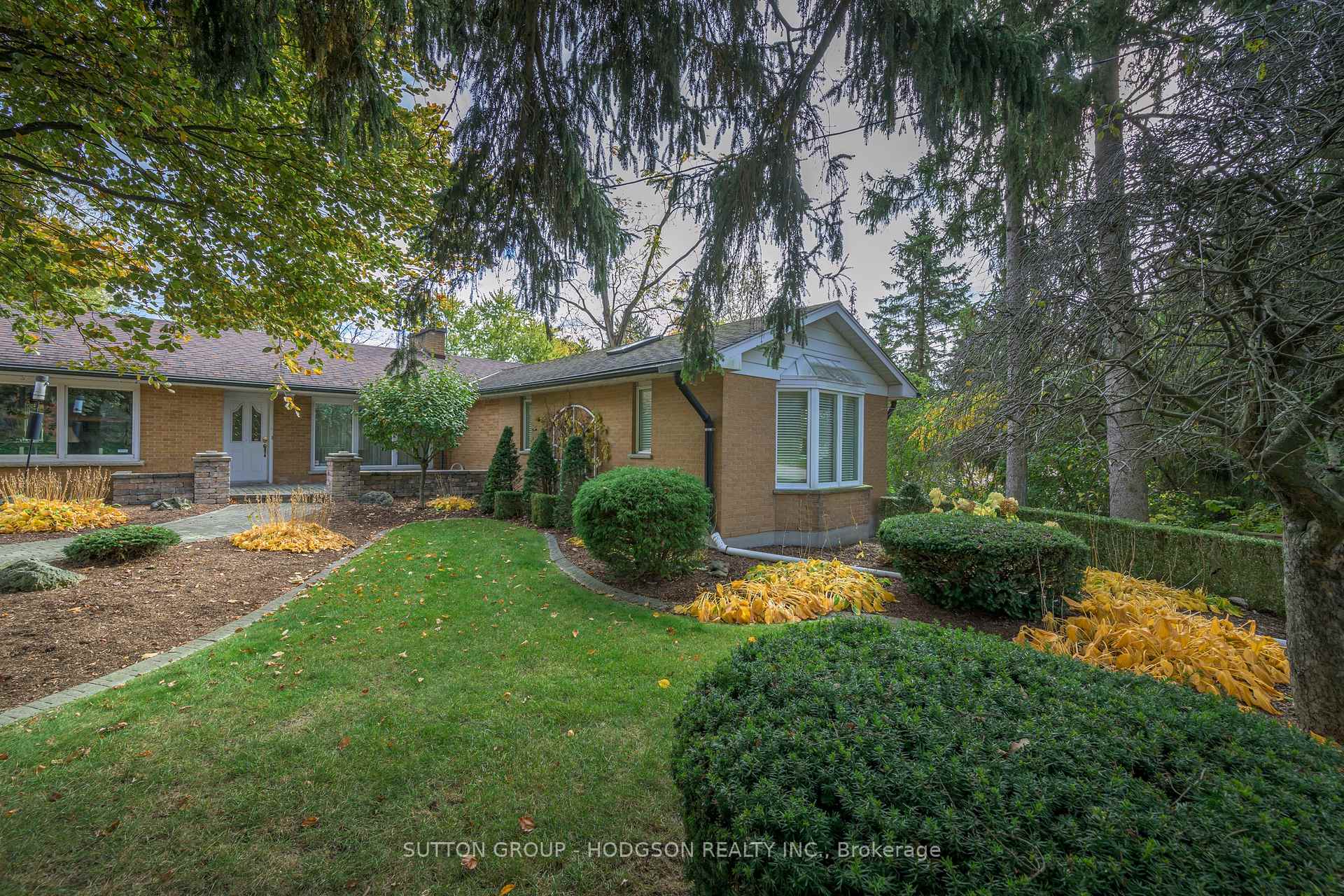 Photo 4 of 325 Thames Valley Avenue, London, North Q — HOMEH