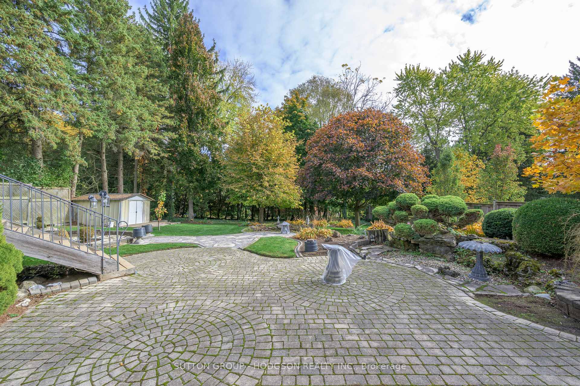 Photo 7 of 325 Thames Valley Avenue, London, North Q — HOMEH