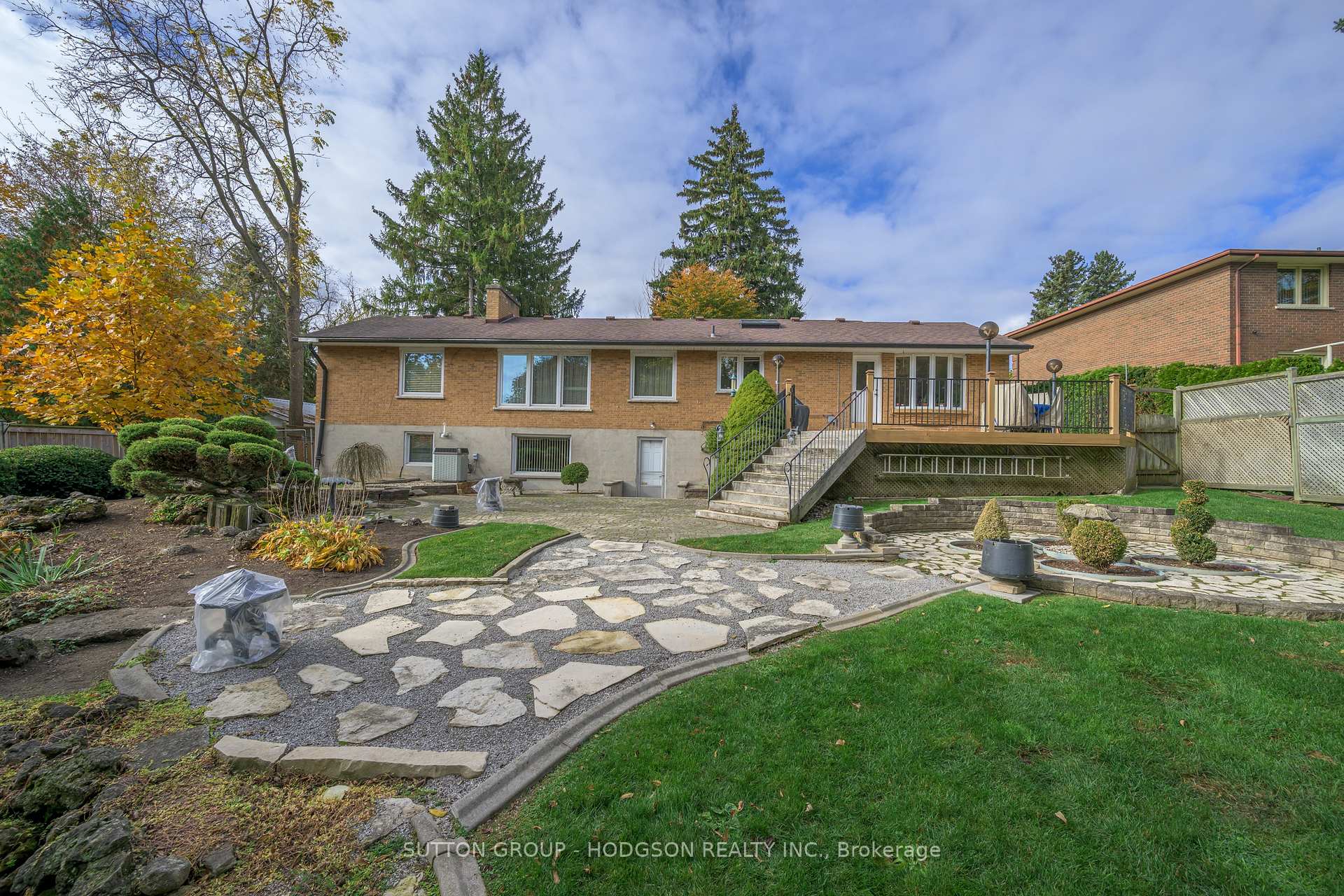 Photo 8 of 325 Thames Valley Avenue, London, North Q — HOMEH