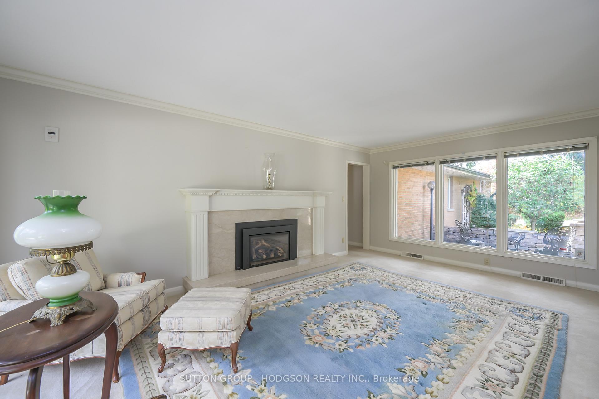 Photo 11 of 325 Thames Valley Avenue, London, North Q — HOMEH