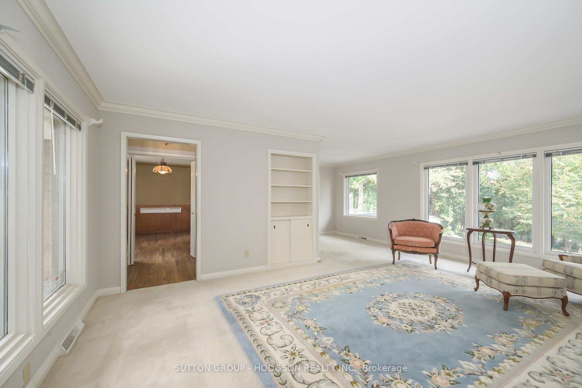 Photo 12 of 325 Thames Valley Avenue, London, North Q — HOMEH