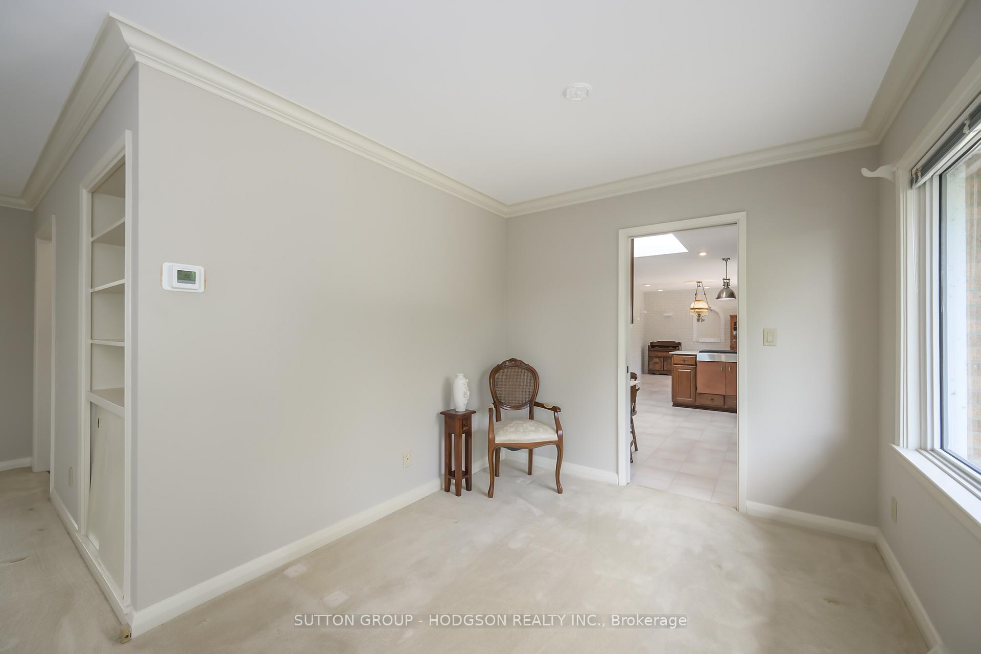 Photo 13 of 325 Thames Valley Avenue, London, North Q — HOMEH