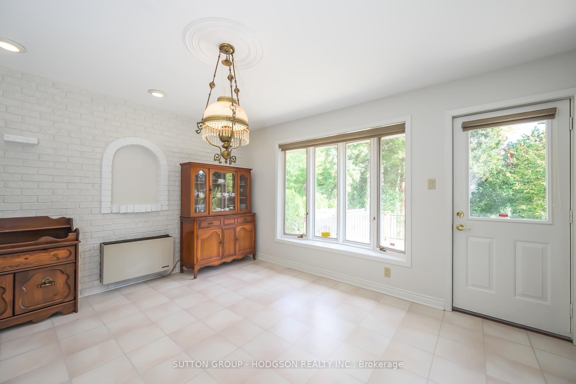 Photo 17 of 325 Thames Valley Avenue, London, North Q — HOMEH