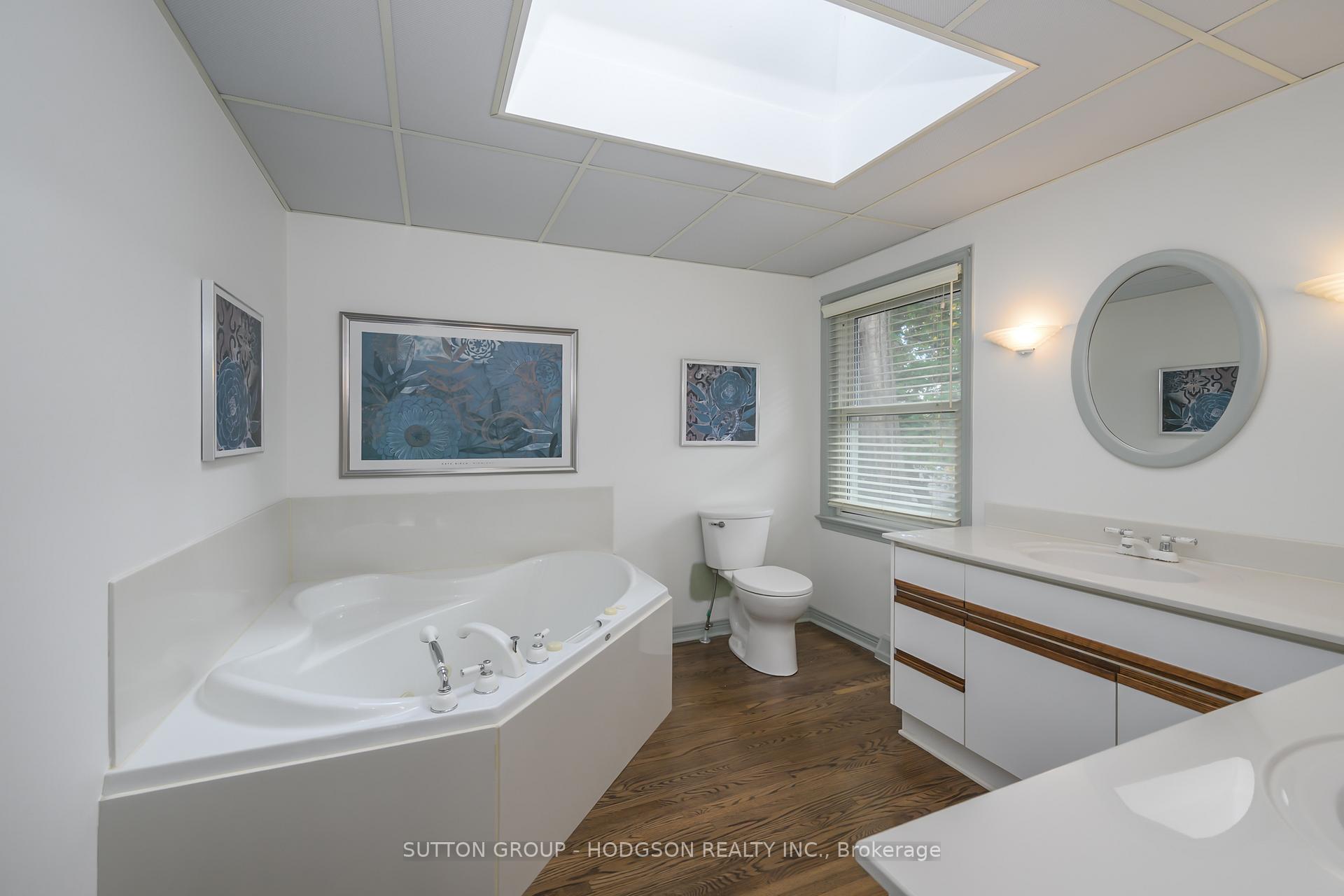 Photo 23 of 325 Thames Valley Avenue, London, North Q — HOMEH