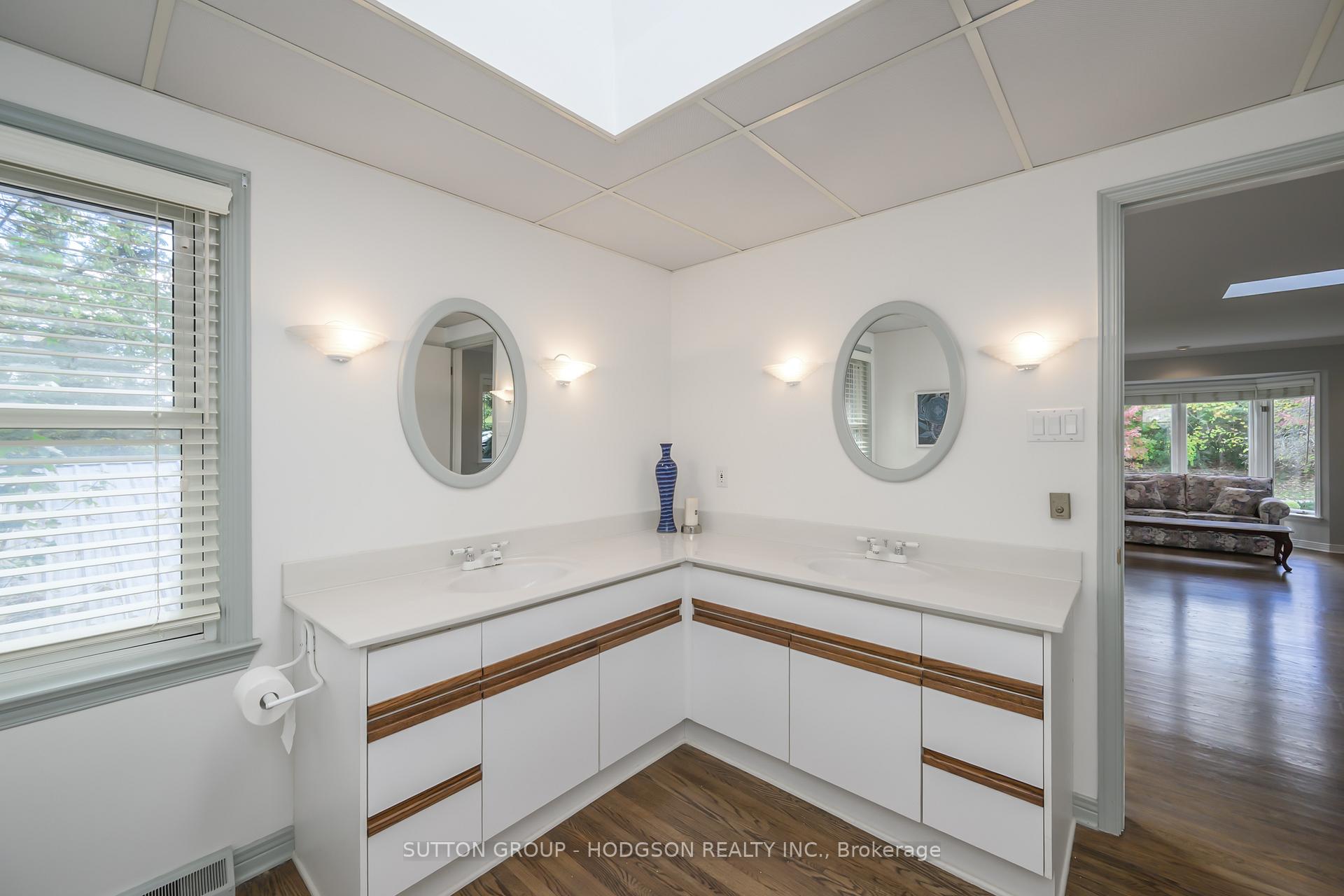Photo 24 of 325 Thames Valley Avenue, London, North Q — HOMEH