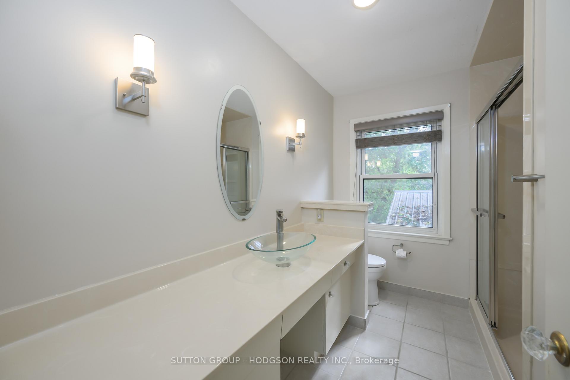 Photo 27 of 325 Thames Valley Avenue, London, North Q — HOMEH