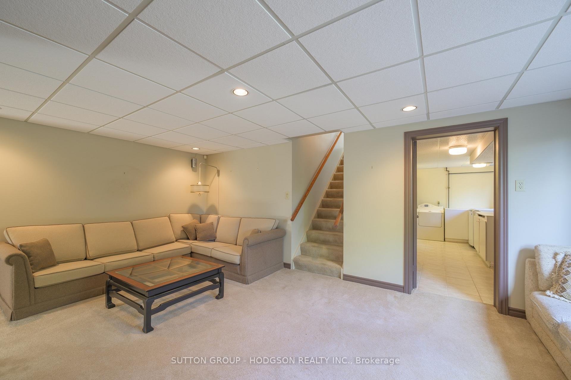 Photo 29 of 325 Thames Valley Avenue, London, North Q — HOMEH