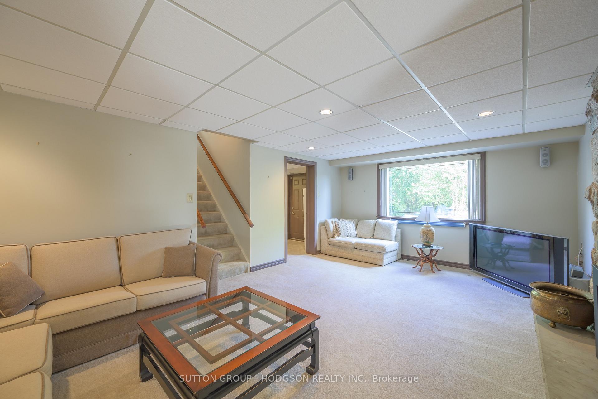 Photo 30 of 325 Thames Valley Avenue, London, North Q — HOMEH