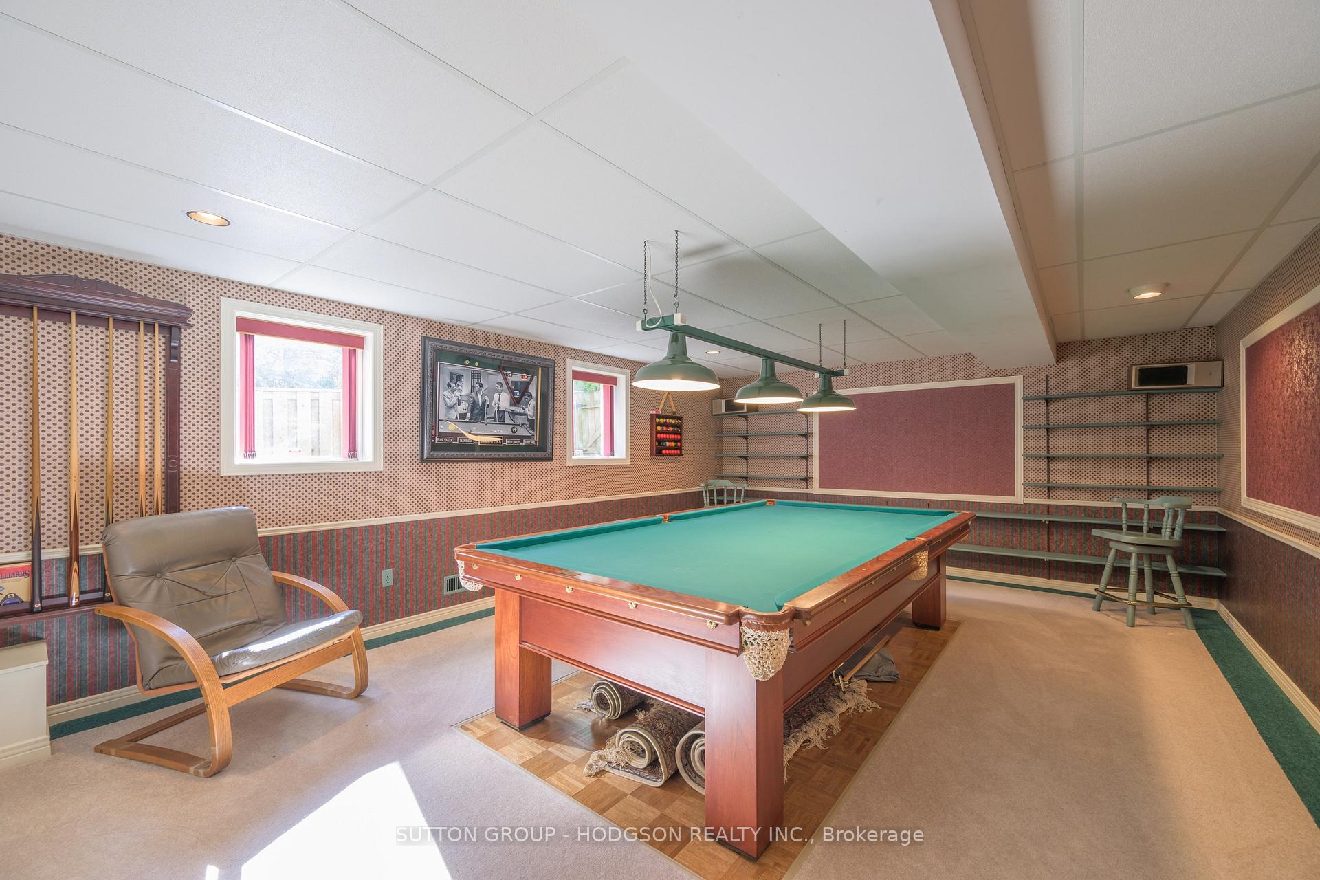 Photo 33 of 325 Thames Valley Avenue, London, North Q — HOMEH