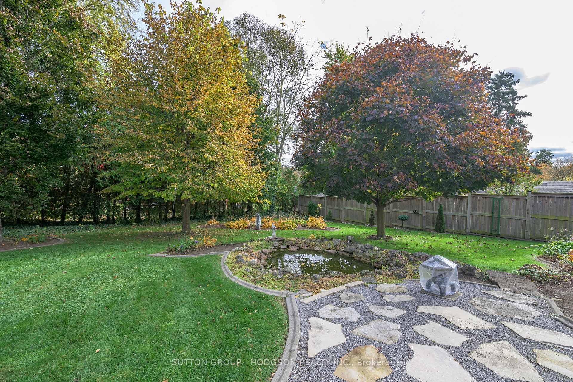 Photo 40 of 325 Thames Valley Avenue, London, North Q — HOMEH