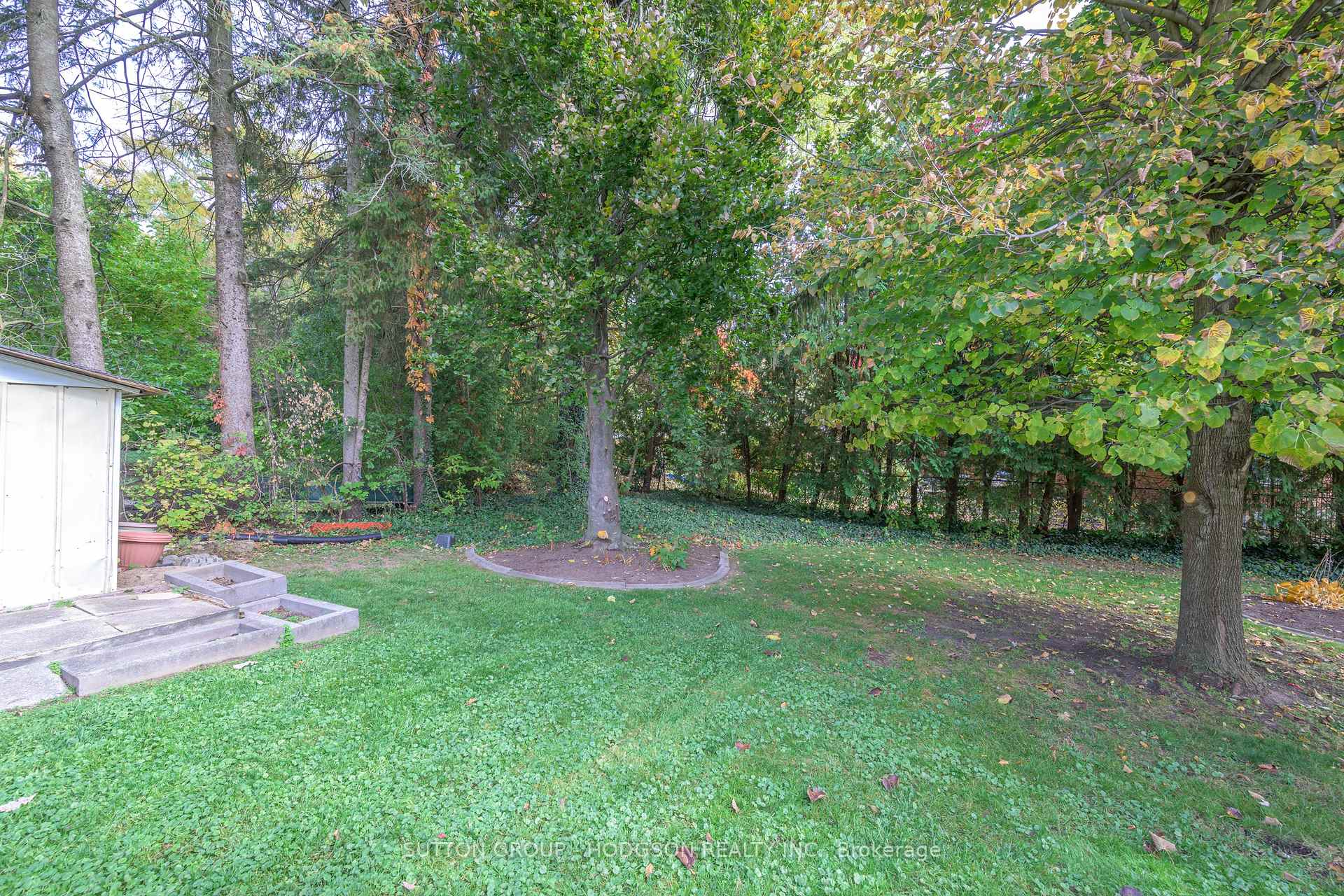 Photo 41 of 325 Thames Valley Avenue, London, North Q — HOMEH